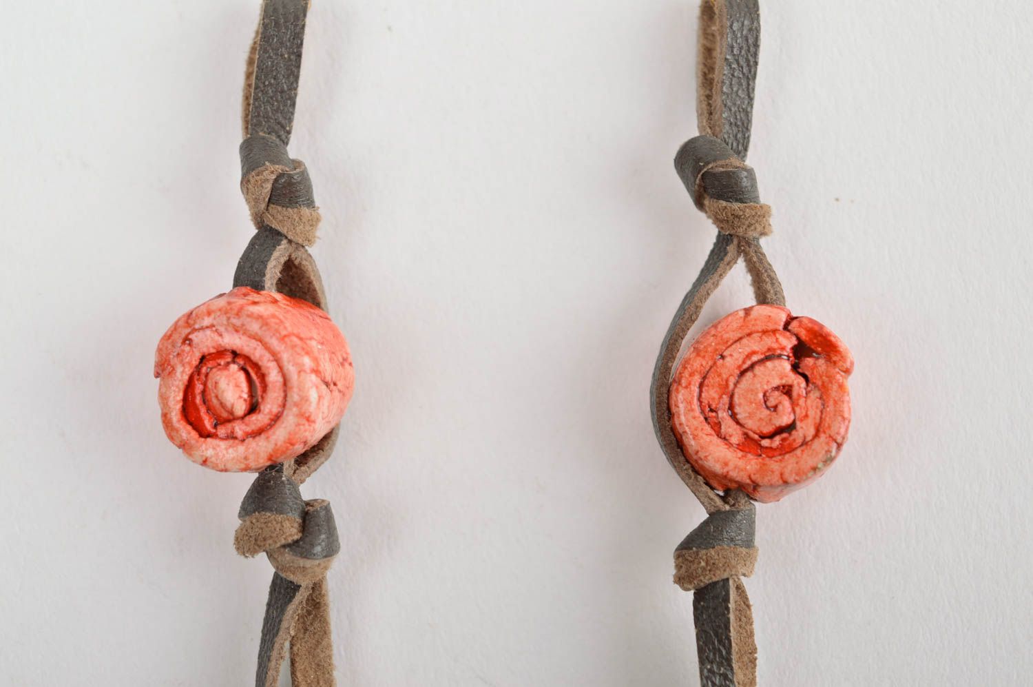 Boucles d'oreilles pendantes Bijou fait main design Accessoire femme orange photo 4
