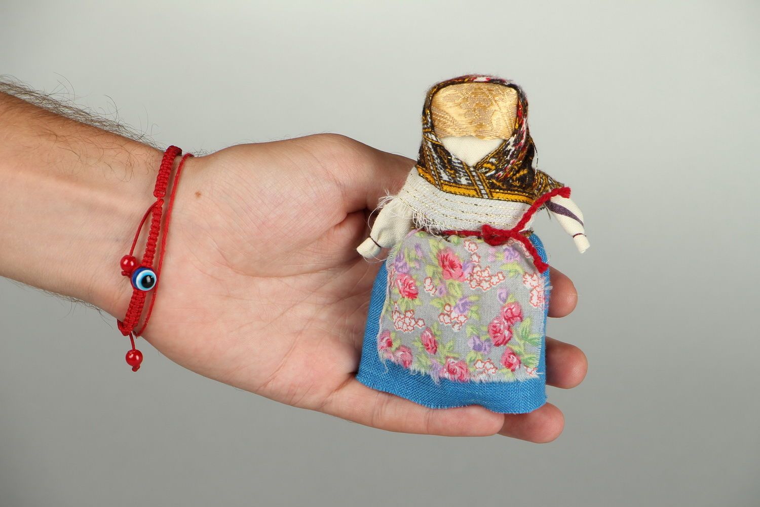 Traditionelle slawische Puppe Mütterliche foto 4