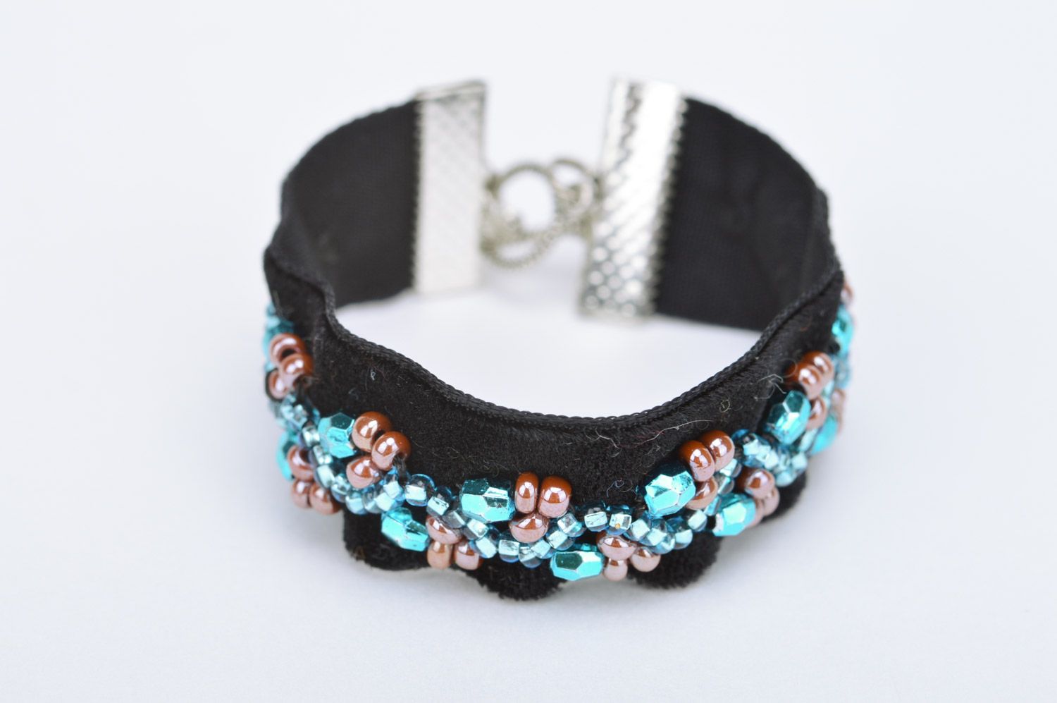 Bracelet fait main textile brodé de perles de rocaille noir large bijou photo 3