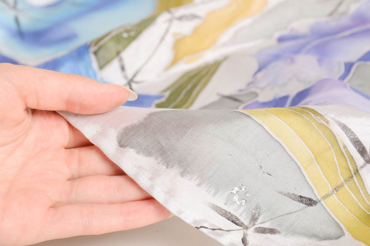 Стильный платок из шелка ручной работы расписной платок шелковый палантин фото 5