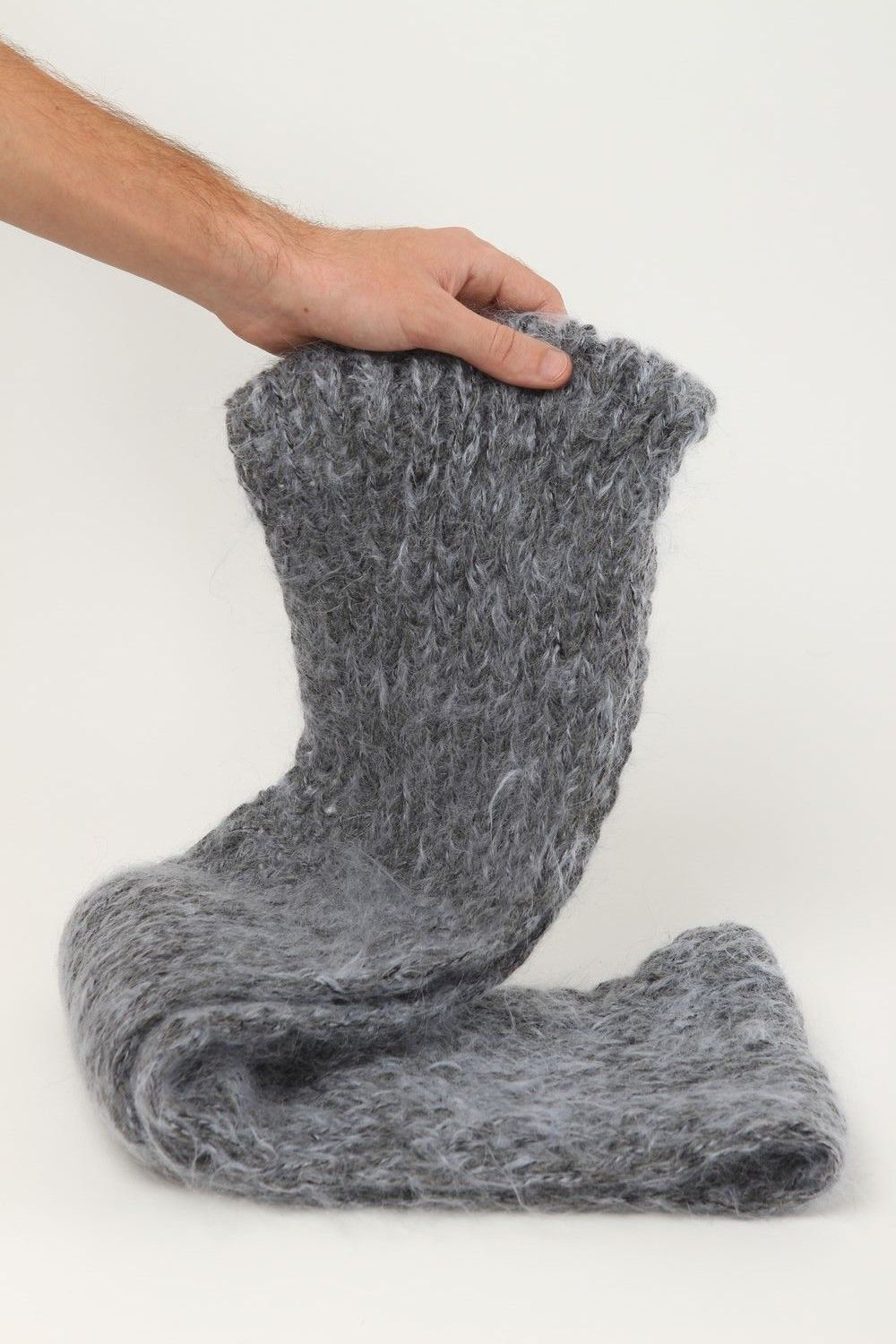 Écharpe tricotée faite main Écharpe grise en laine et mohair Accessoire femme photo 6