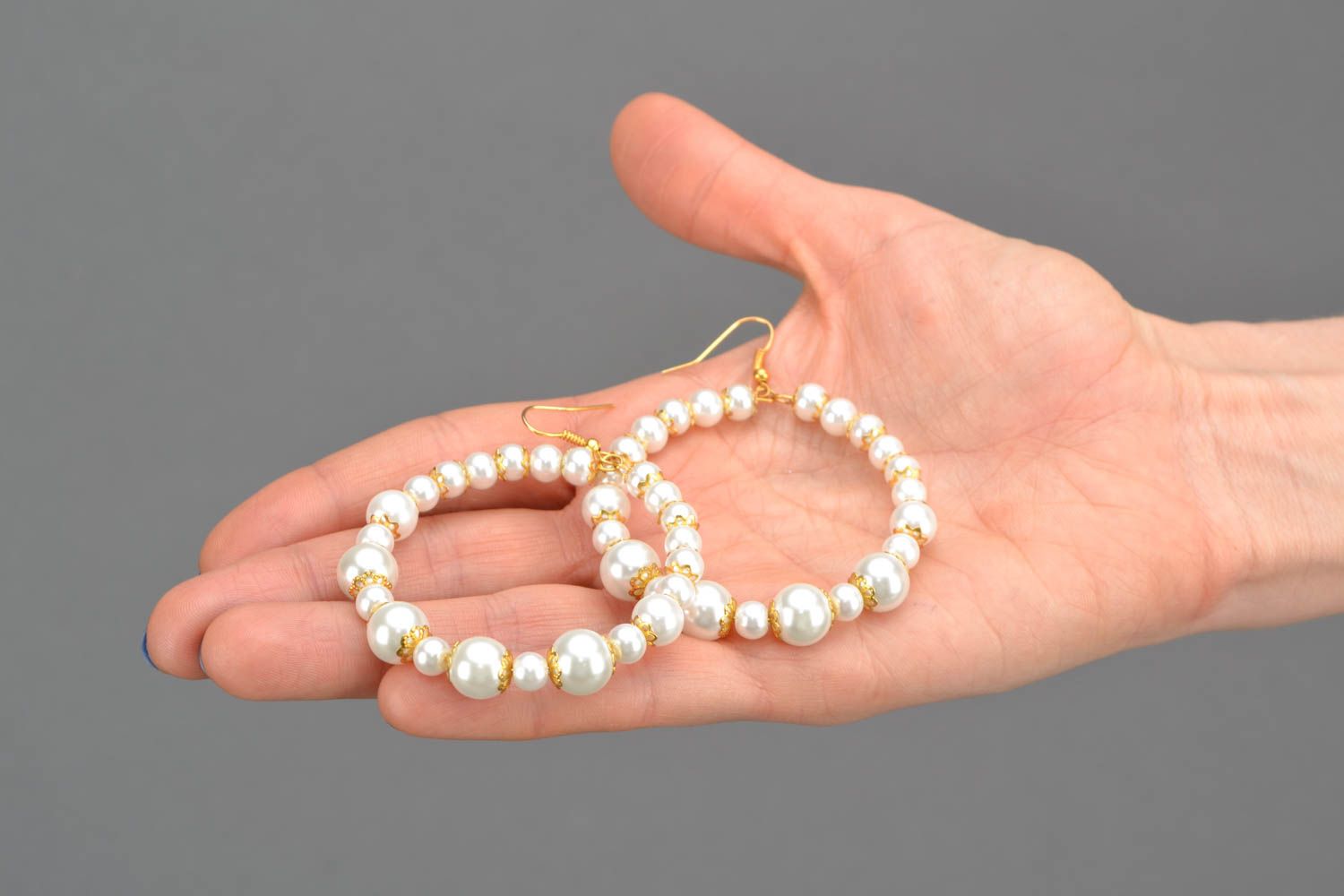 Boucles d'oreilles en perles artificielles originales photo 2