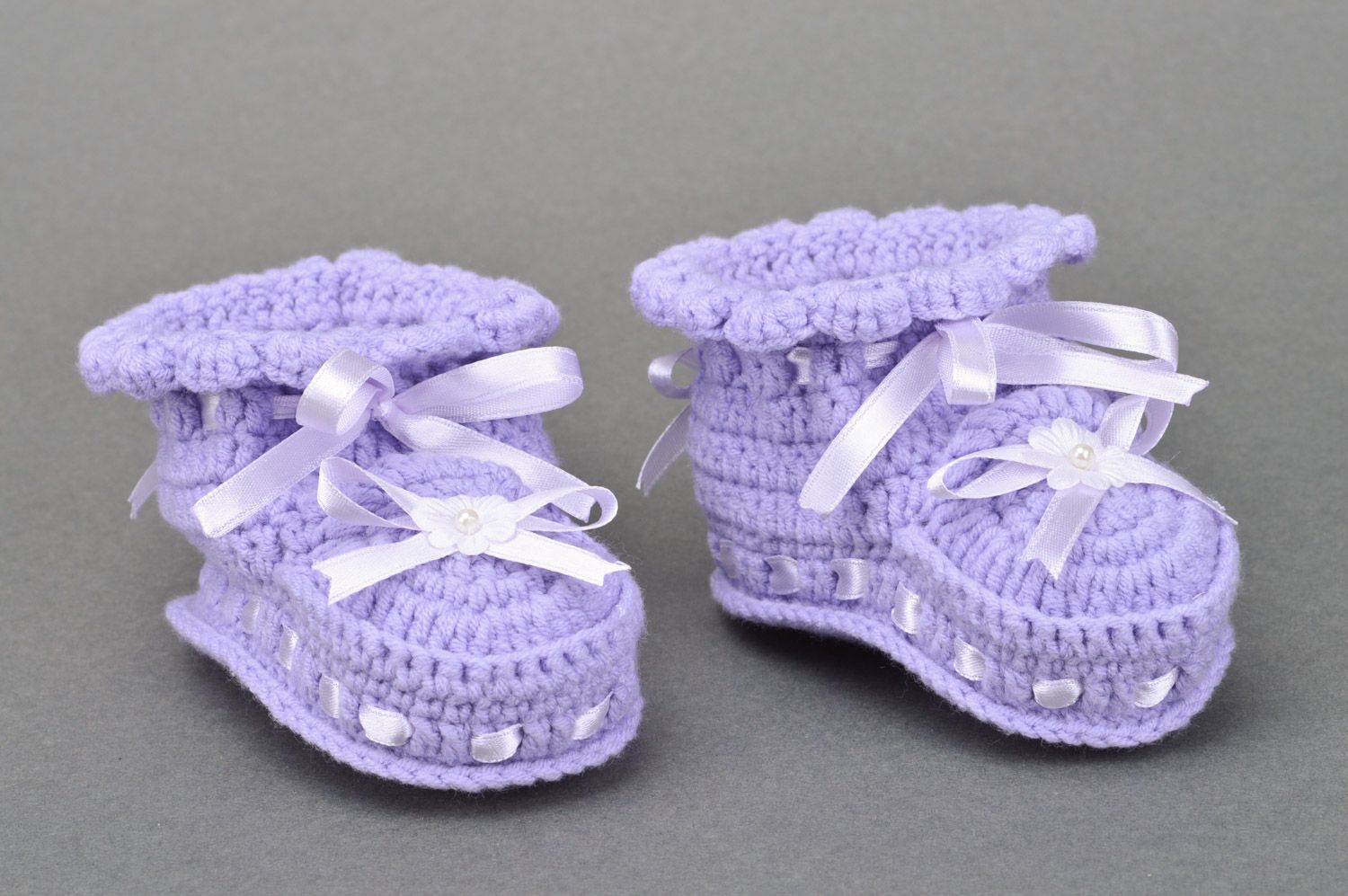 Summer small handmade booties for a baby-girl with a lilac satin ribbons photo 2