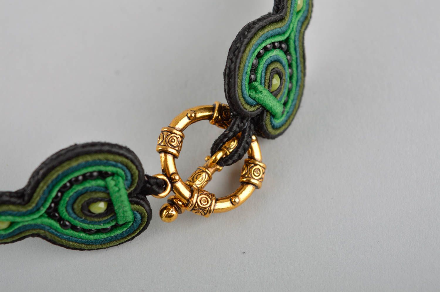 Колье сутажная вышивка ручной работы сутажное колье зеленое вышитое ожерелье фото 4