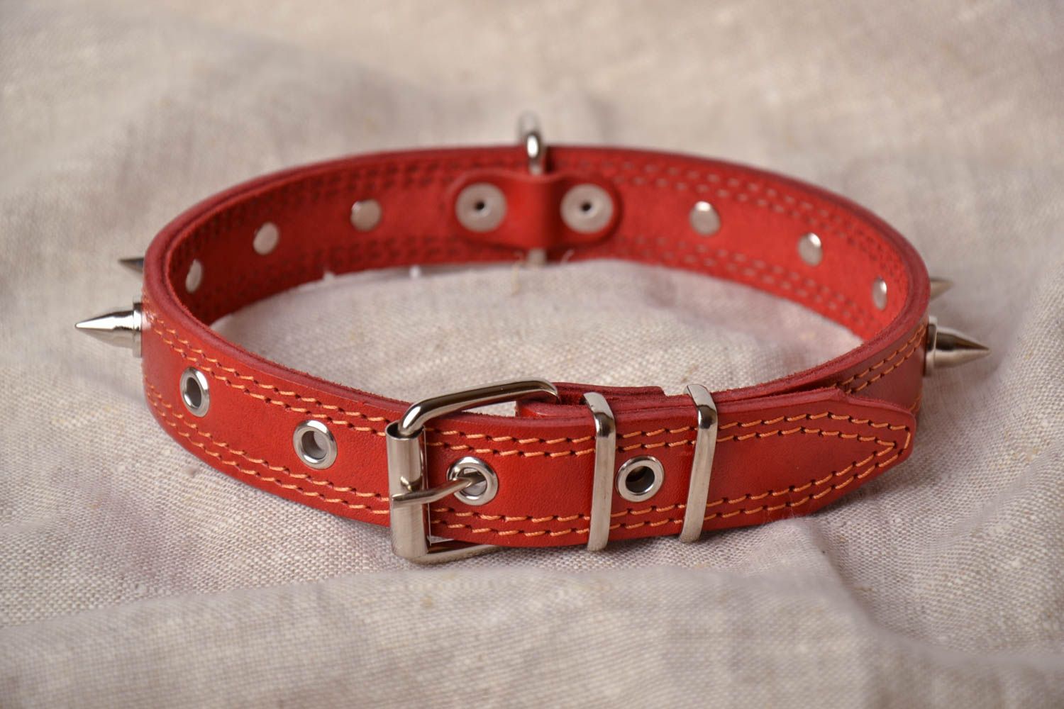 Leather spiked dog collar photo 1