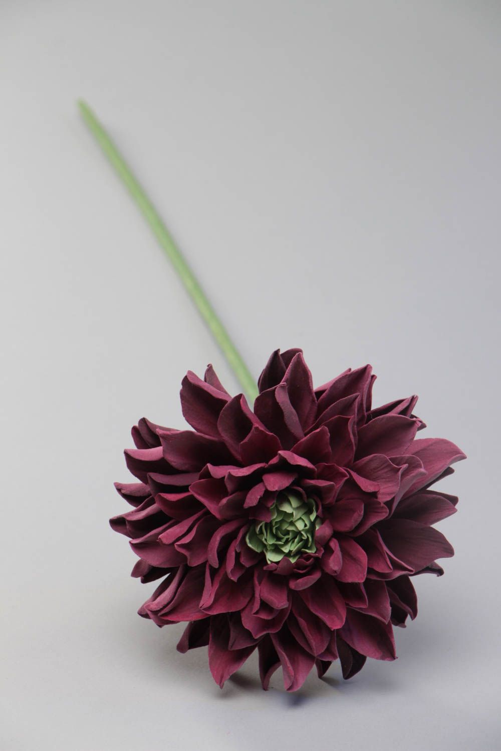 Fleur artificielle chrysanthème en pâte polymère faite main rouge foncé décor photo 2