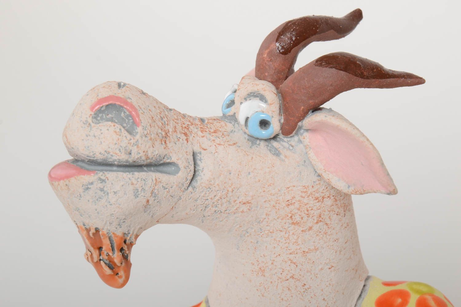 Tirelire céramique design Tirelire fait main en forme de chèvre Déco maison photo 3