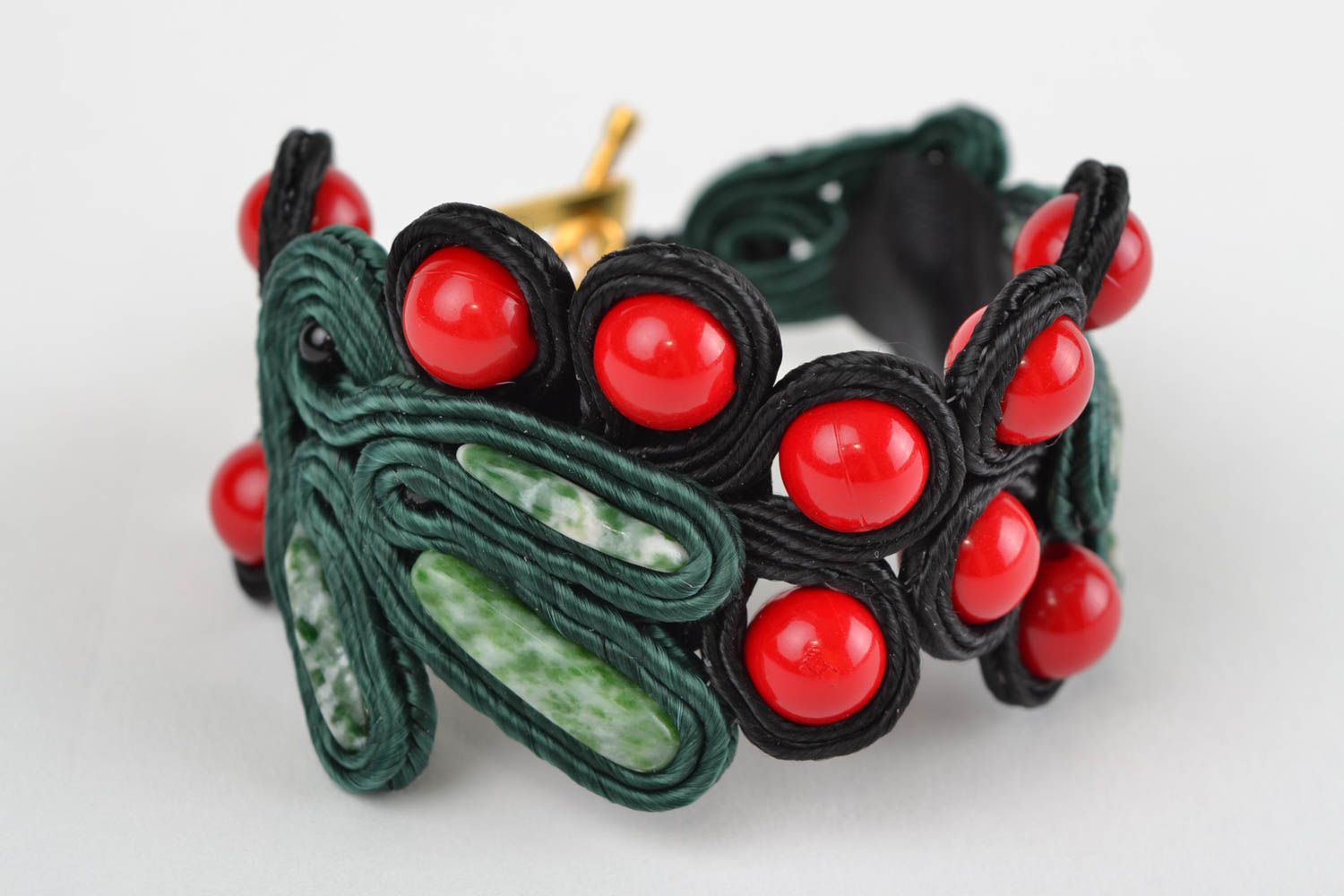 Soutache Schmuck Armband mit Naturstein Jadeit handmade grün rot foto 3