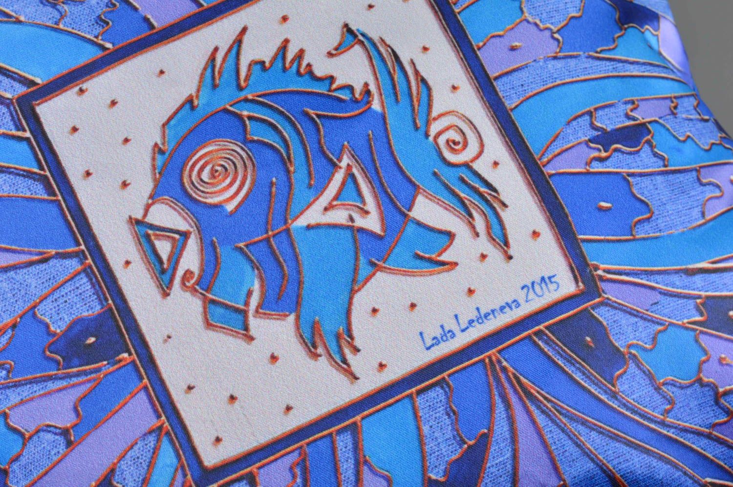 Подушка из атласа и шелка с рисунком интерьерная ручной работы Синяя рыба фото 2