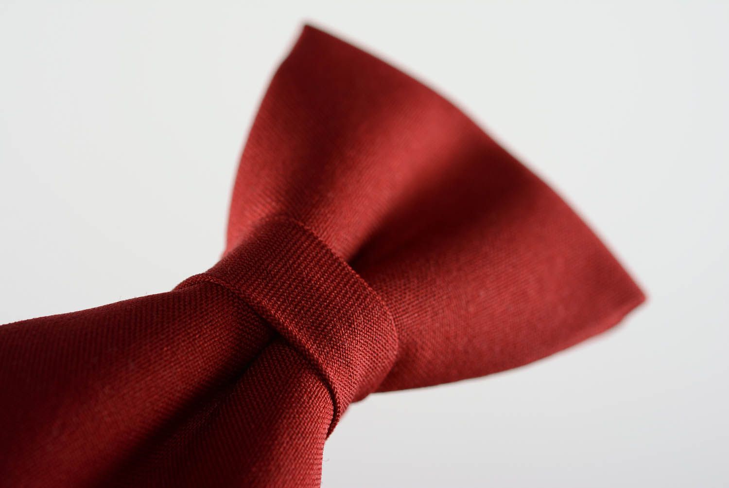 Deep red bow tie made of gabardine photo 4