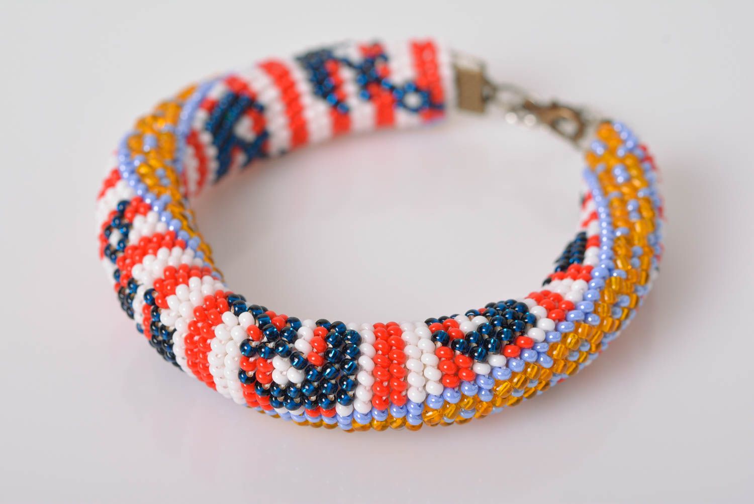 Bracelet fait main spirale au crochet multicolore en perles de rocaille Marin photo 1