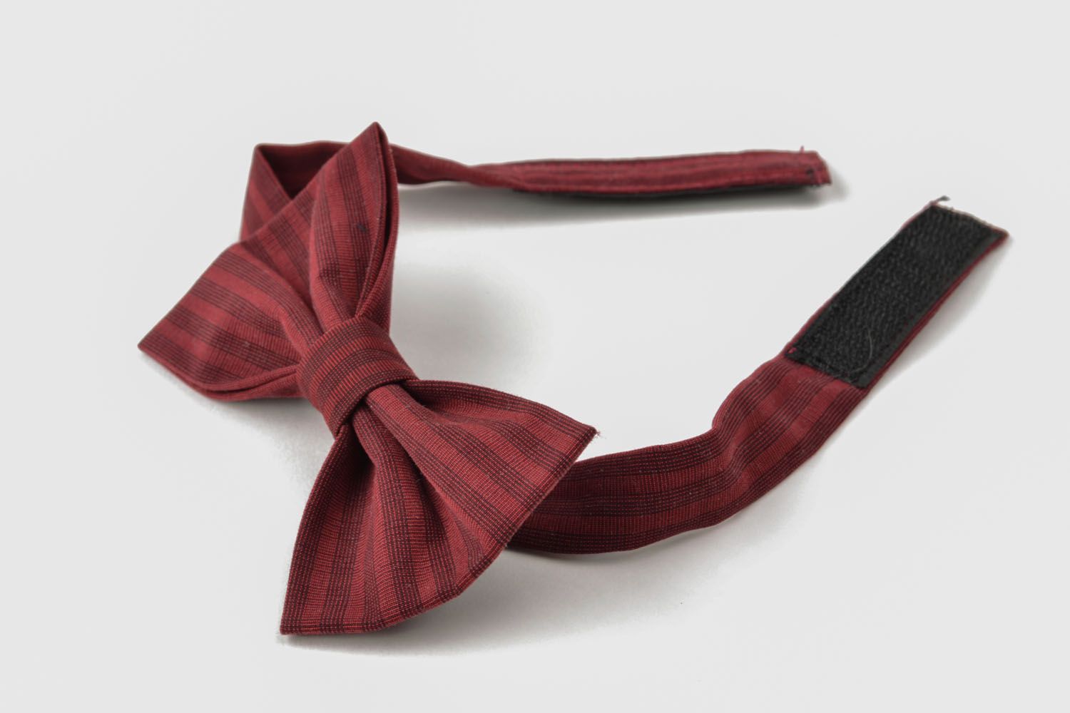 Бордовый галстук-бабочка фото 3