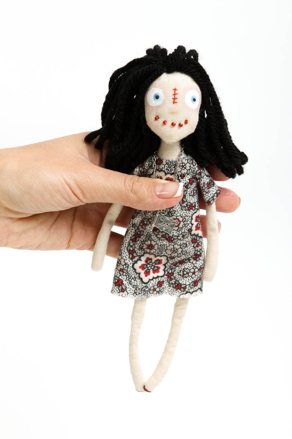 Bambola brutta in cotone fatta a mano pupazzo tessile originale e decorativo foto 5