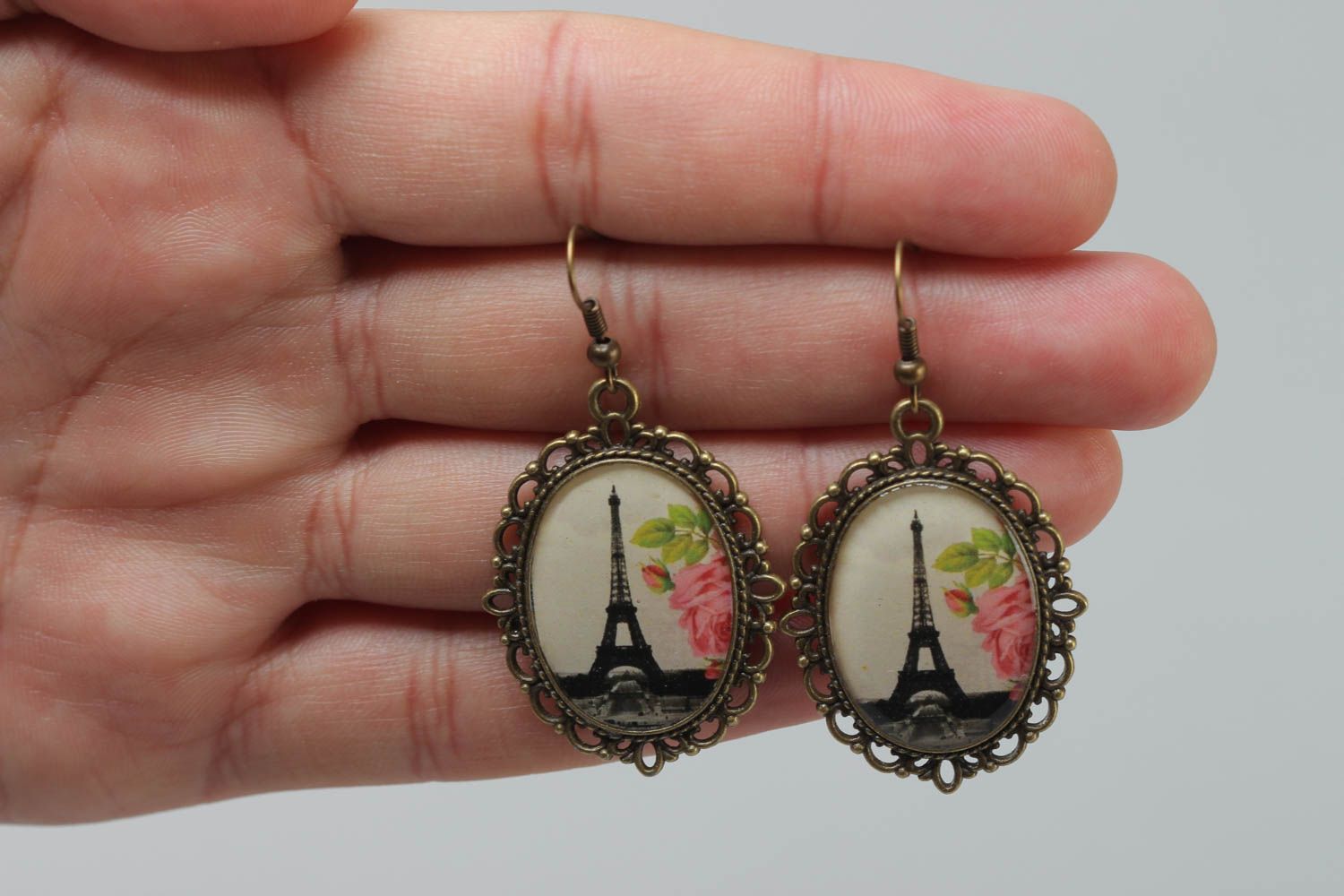 Handmade vintage oval metal frame earrings with glass glaze Eiffel Tower photo 5