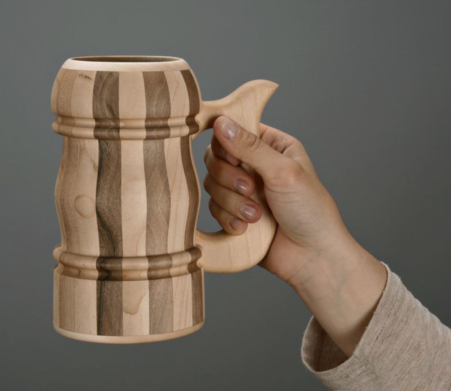 Tazza di legno decorativa fatta a mano calice di legno bicchiere da birra
 foto 5