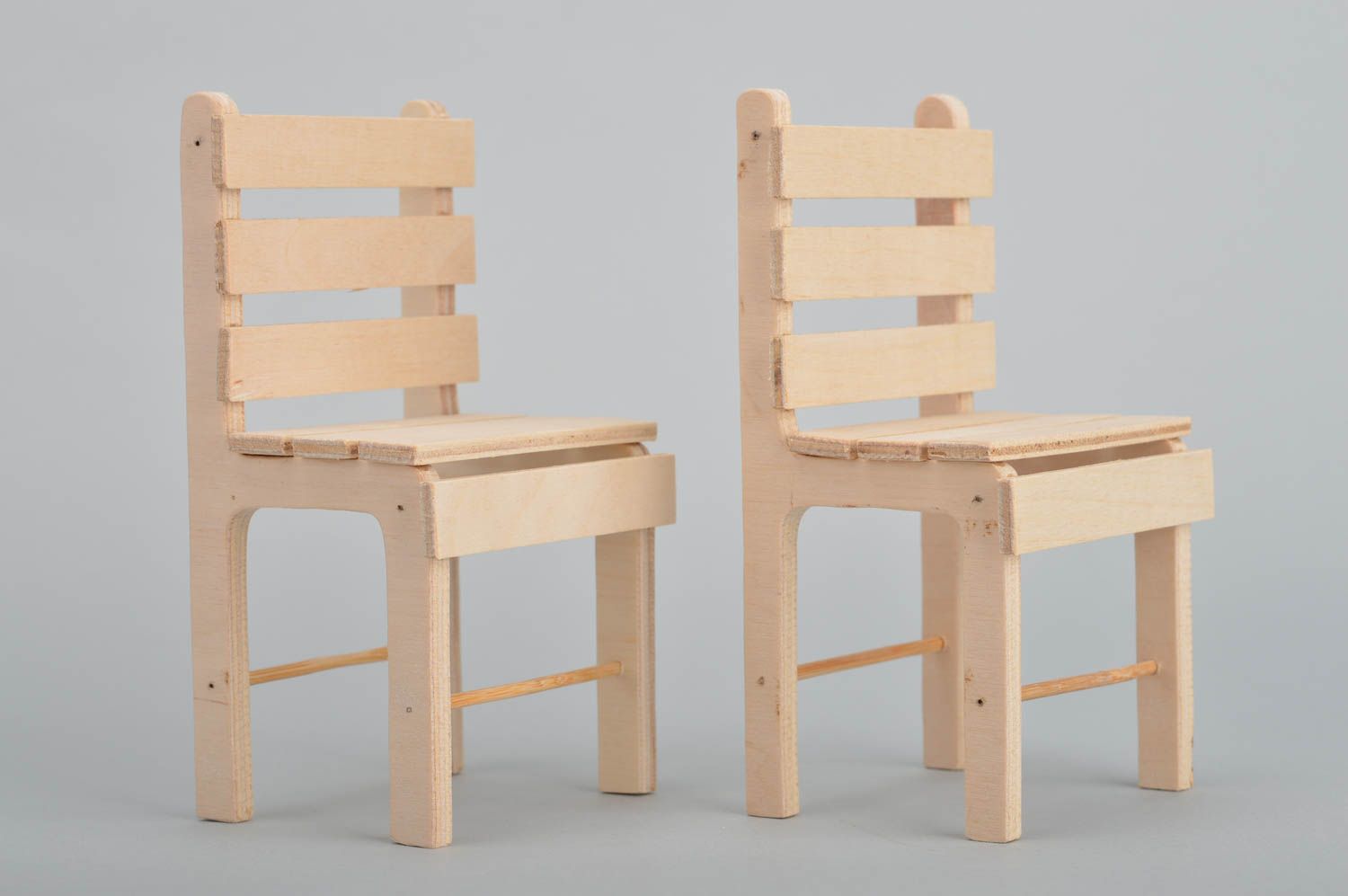 Ensemble de chaises en bois pour poupée faites main 2 pièces à partir de 3 ans photo 1