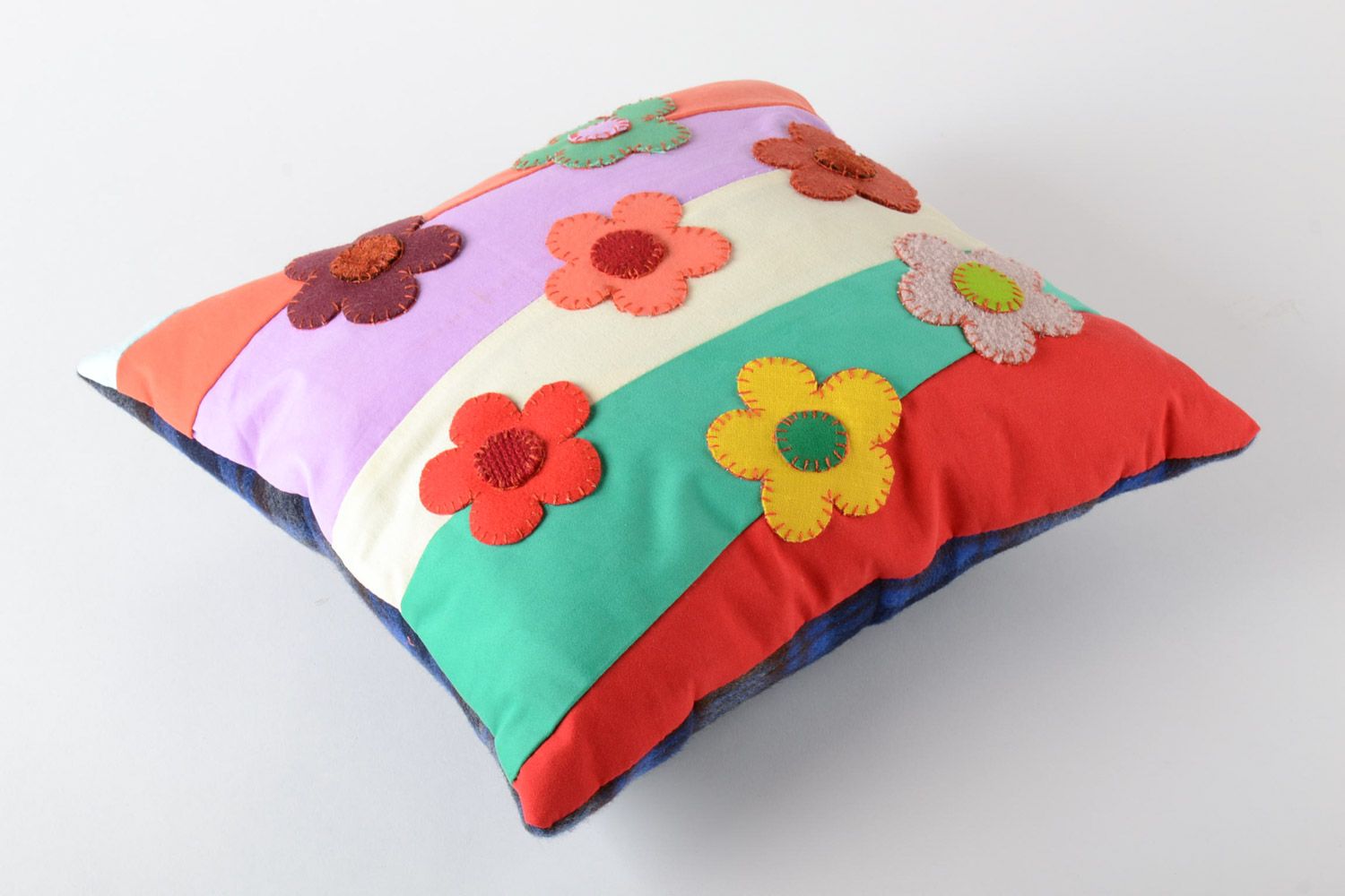 Schönes künstlerisches handmade Deko Kissen für Sofa mit Kissenbezug Blumenfeld foto 2