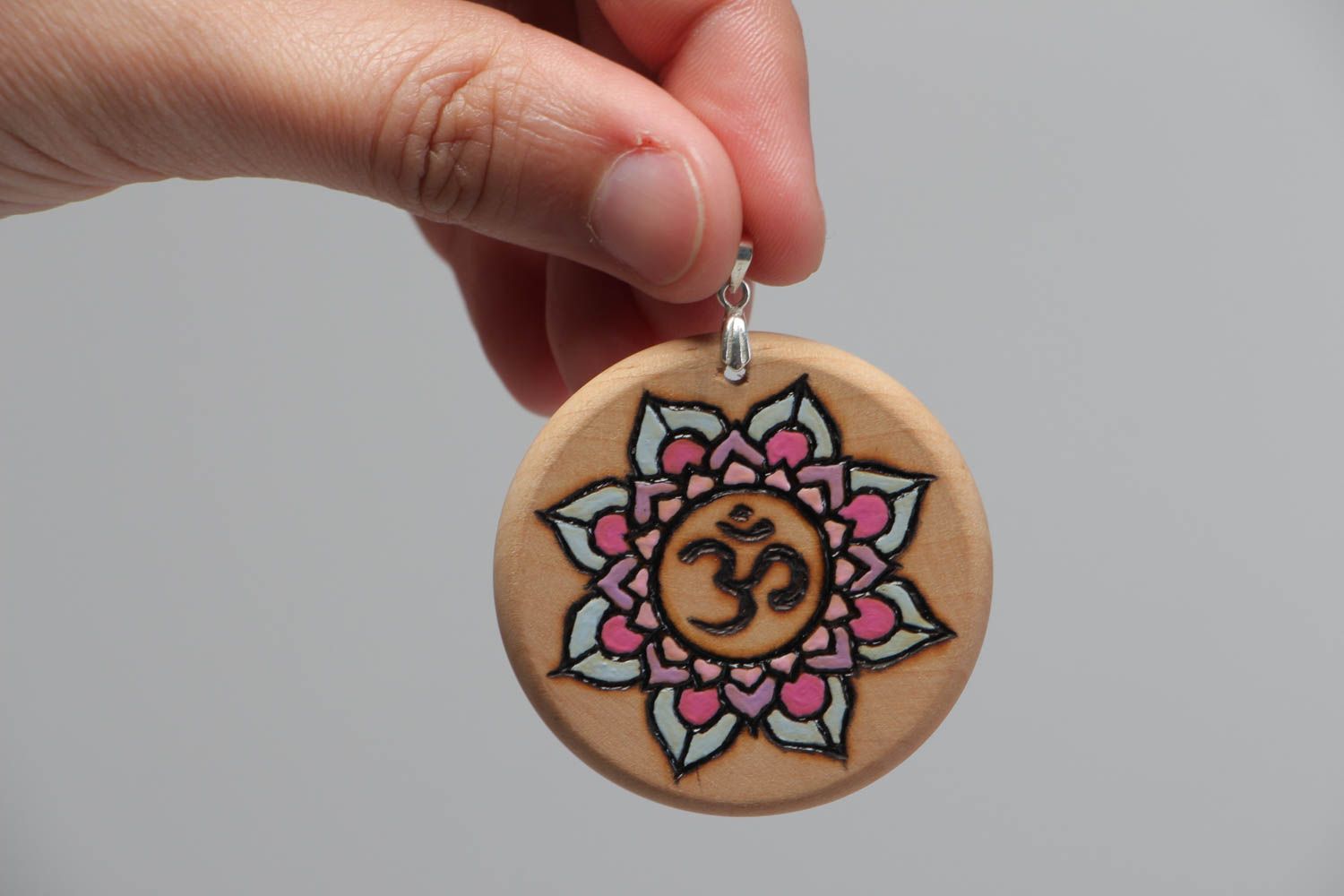 Pendentif en bois rond peint fait main avec lotus rose bleu pour femme photo 5
