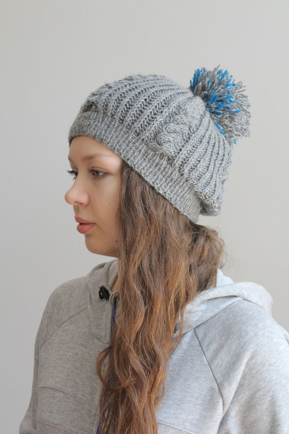 Knitted hat with pompom photo 4