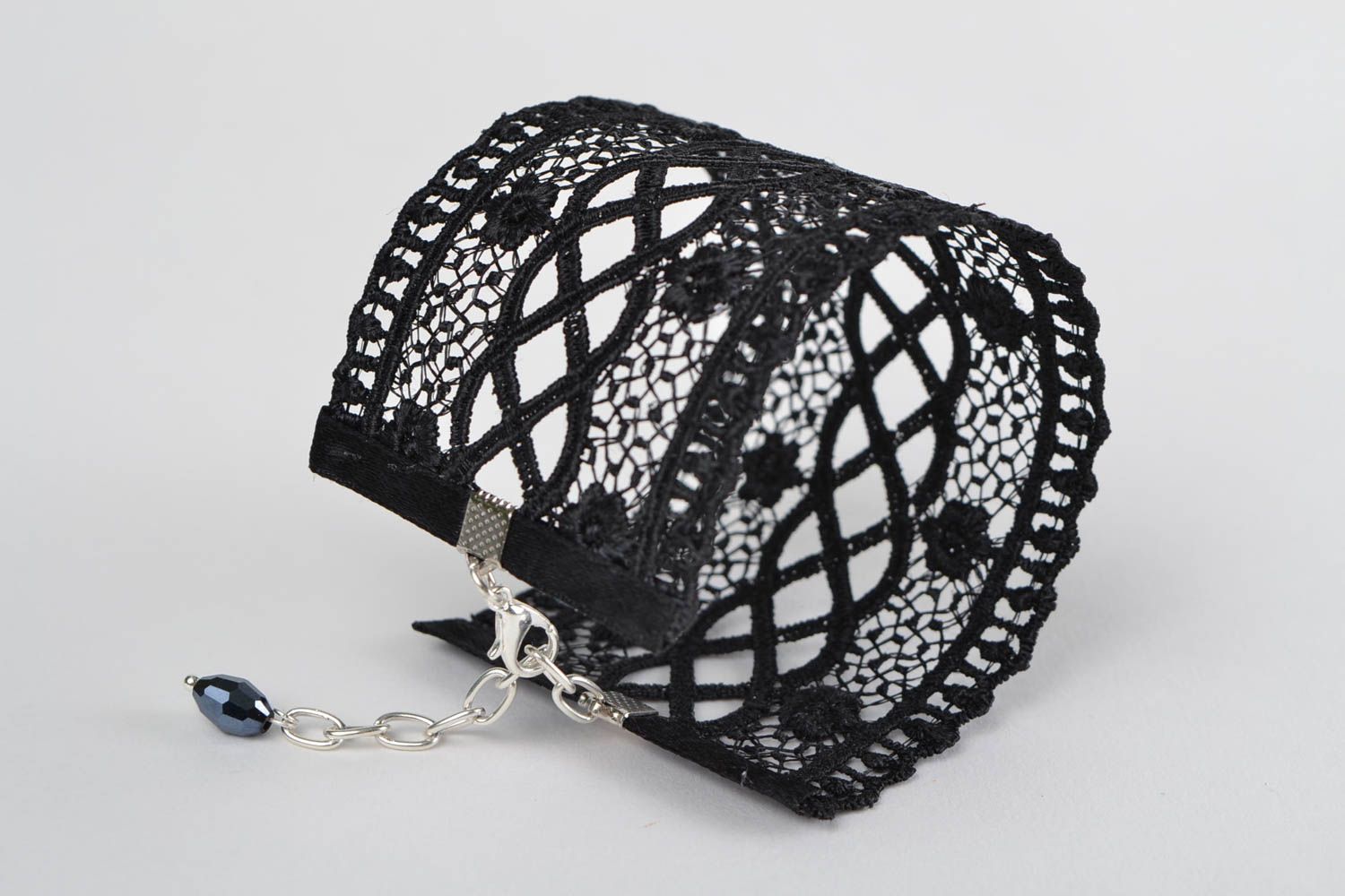 Schwarzes zartes handgemachtes Armband aus Spitze zu Vintage Kleid für Frauen foto 4