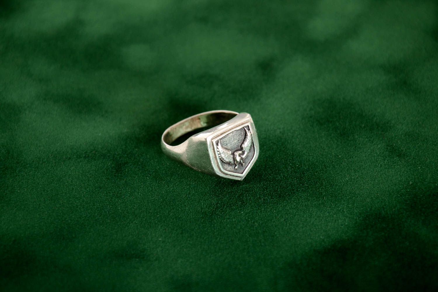 Дизайнерское хенд мейд серебряное кольцо серебряное украшение с орлом мужское фото 1