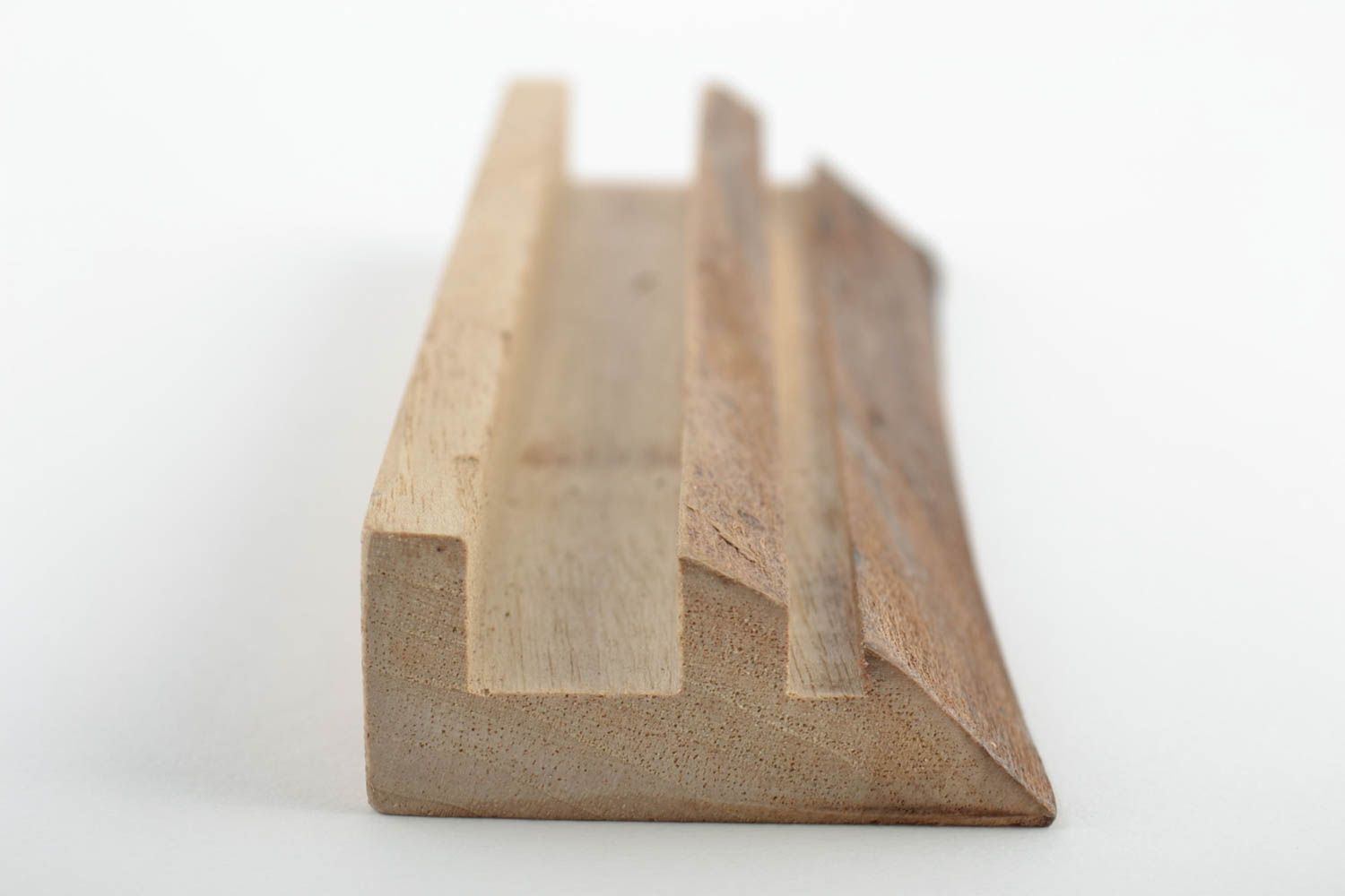 Kleiner handmade Handyständer Holz kompakt schön ungewöhnlich bequem für Haus foto 2