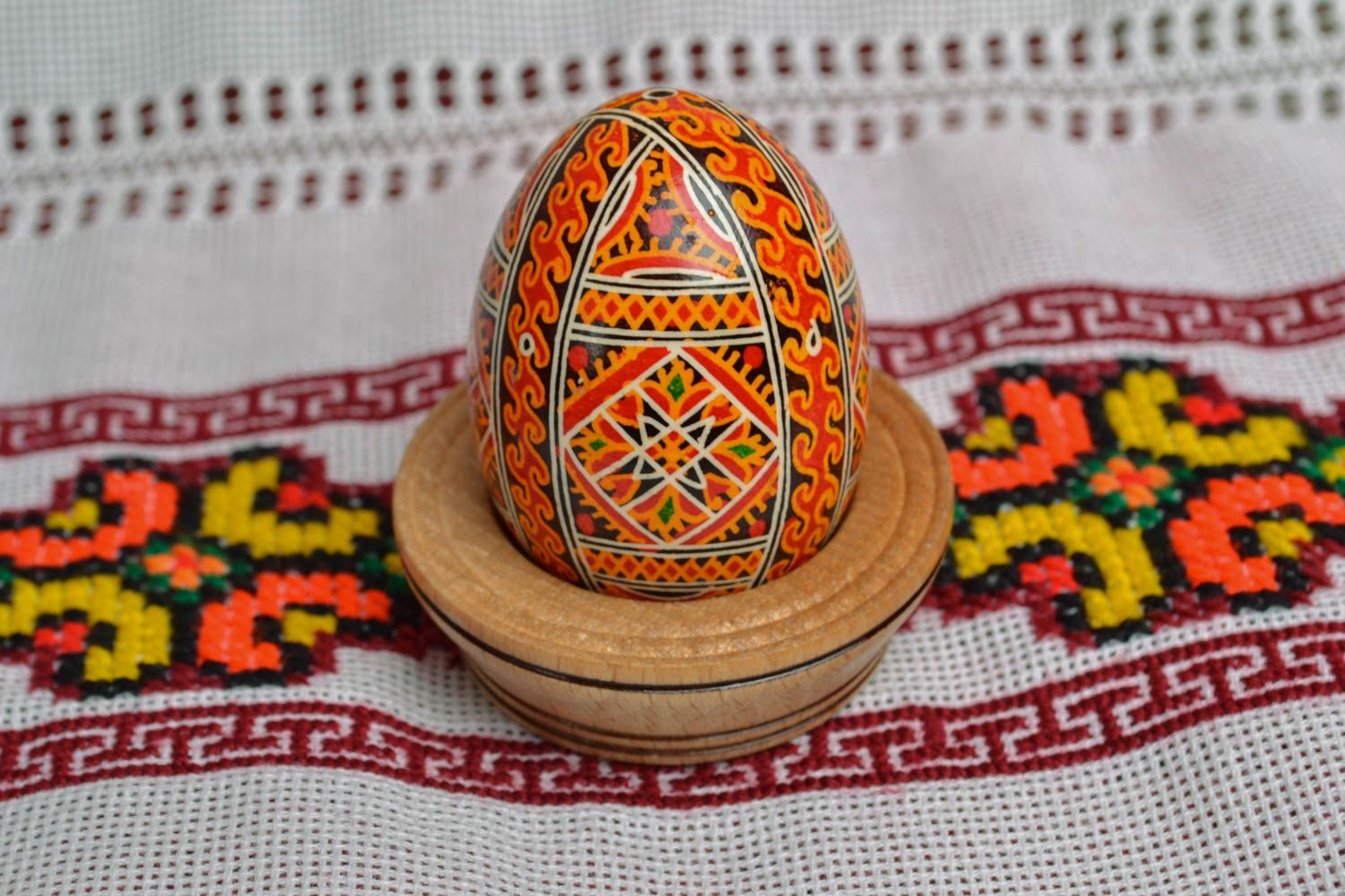 Handmade Easter egg with ornament photo 5