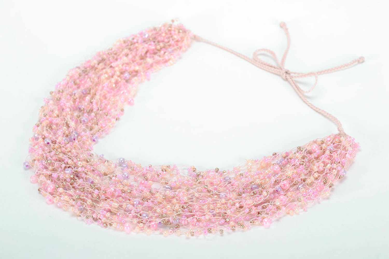 Airy pink bead necklace photo 3