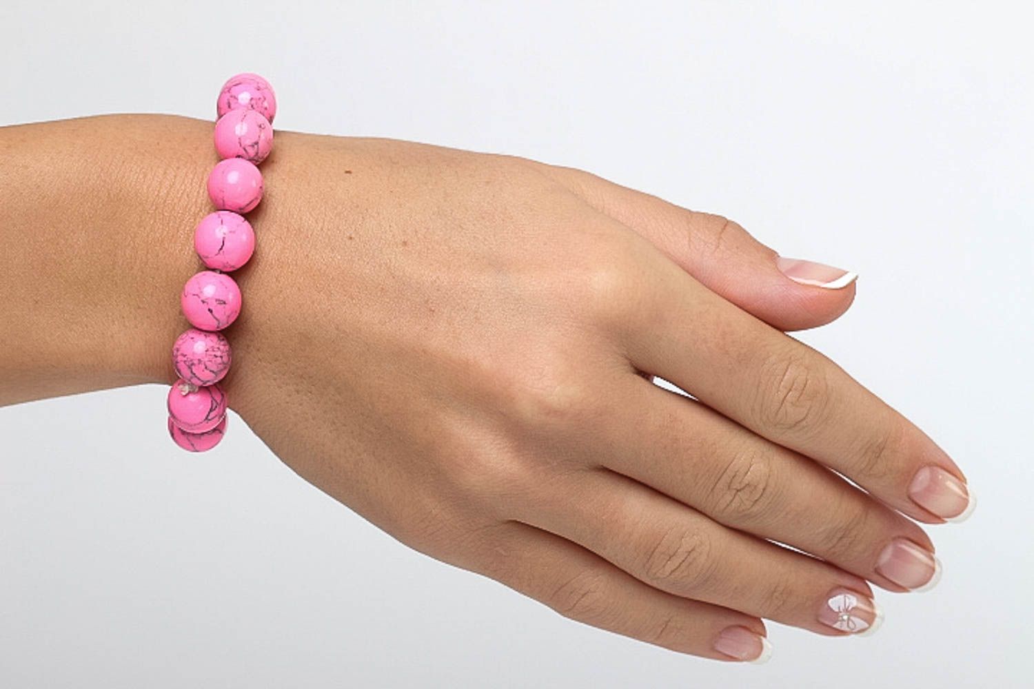 Bracelet en turquoise pressée Bijou fait main couleur rose Cadeau pour femme photo 5