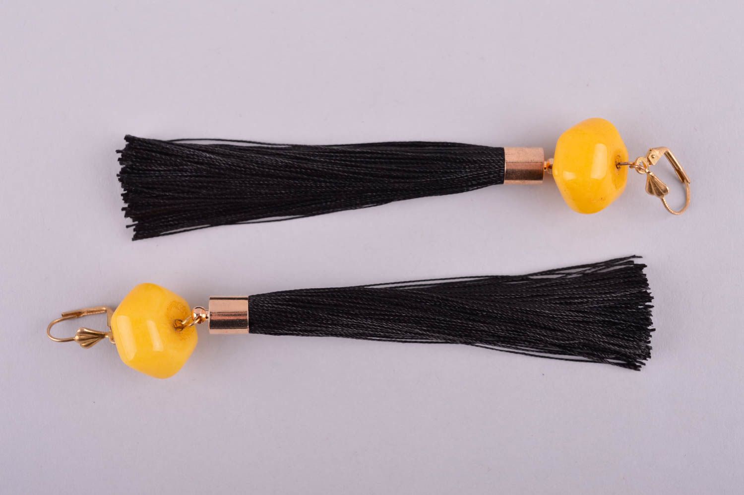 Плетеные серьги украшение ручной работы длинные серьги авторские черные с желтым фото 5