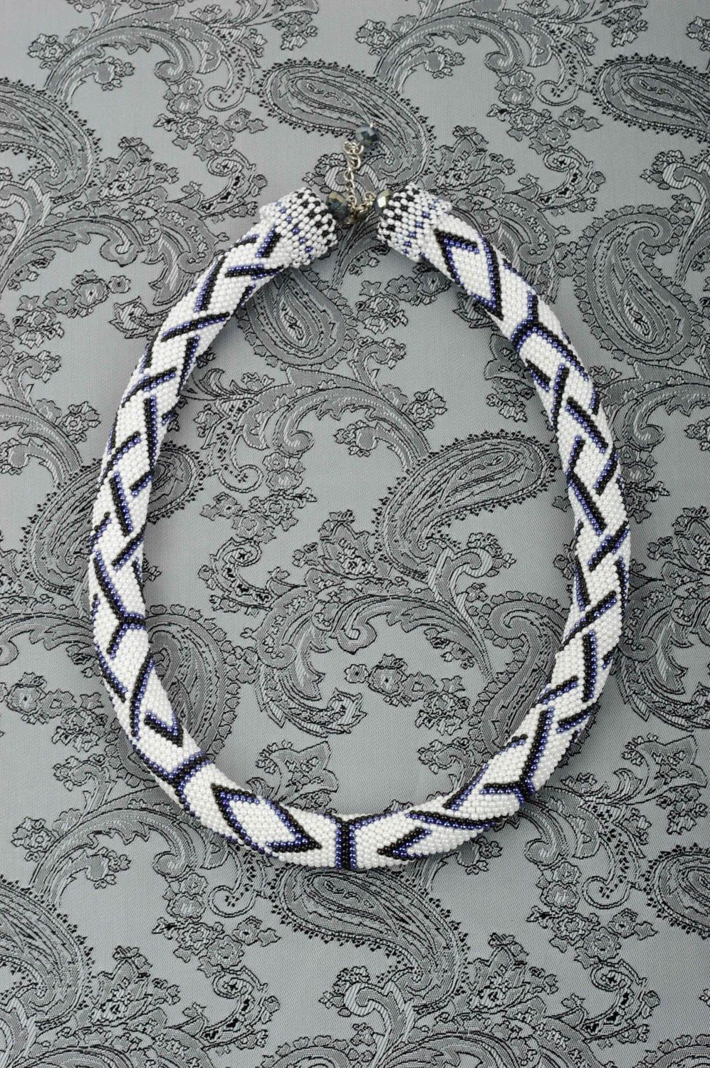Collier perles rocaille Bijou fait main blanc noir Accessoire femme design photo 1