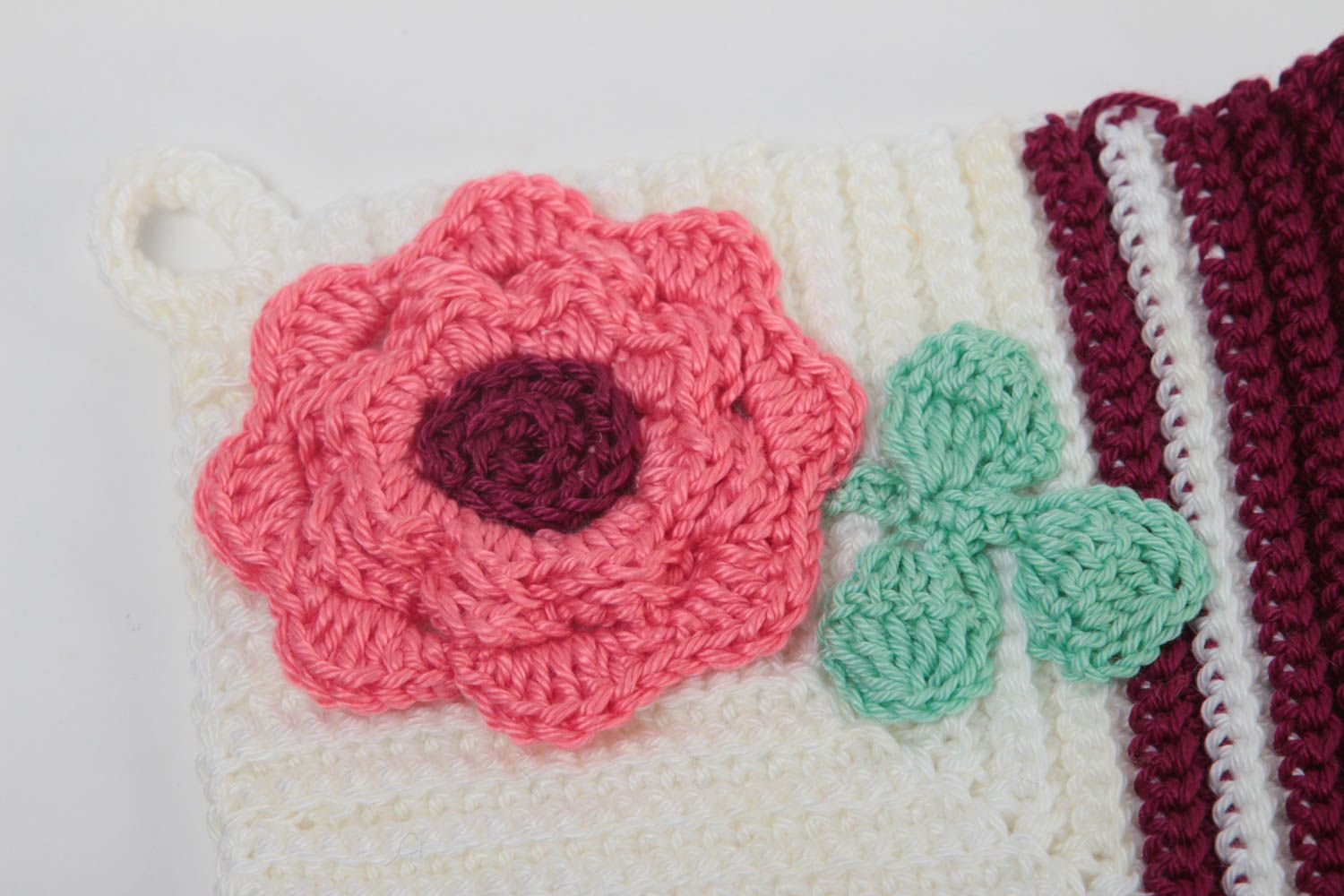 Manique cuisine fait main Accessoire cuisine tricot carré avec fleur Idée cadeau photo 3