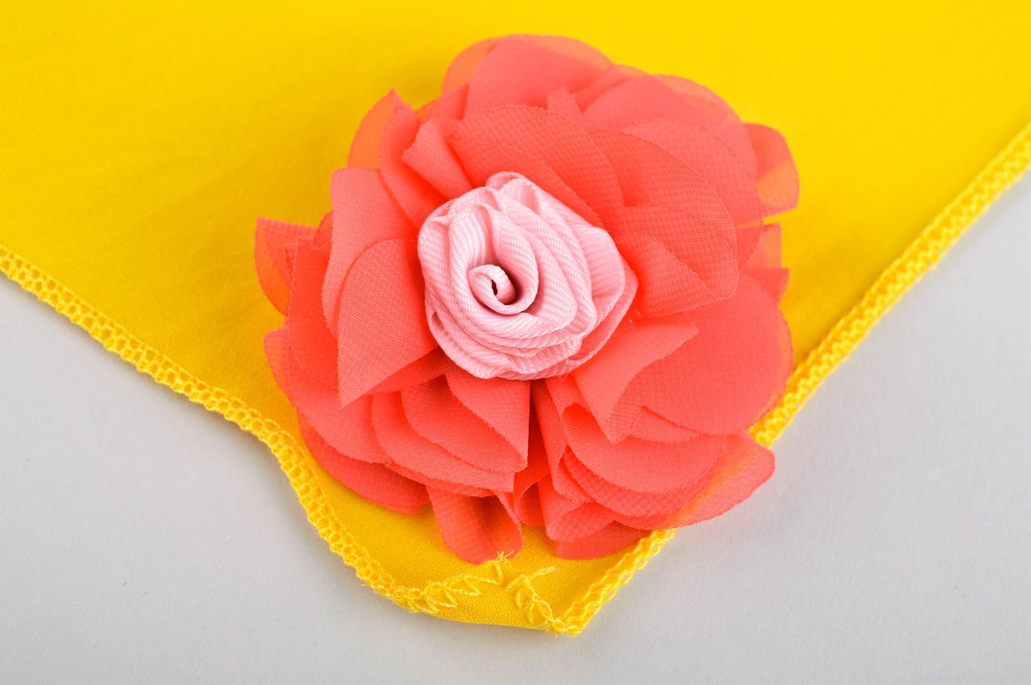 Schal für Damen handmade gefilzter Schal Frauen Accessoire Damen Schal gelb foto 2
