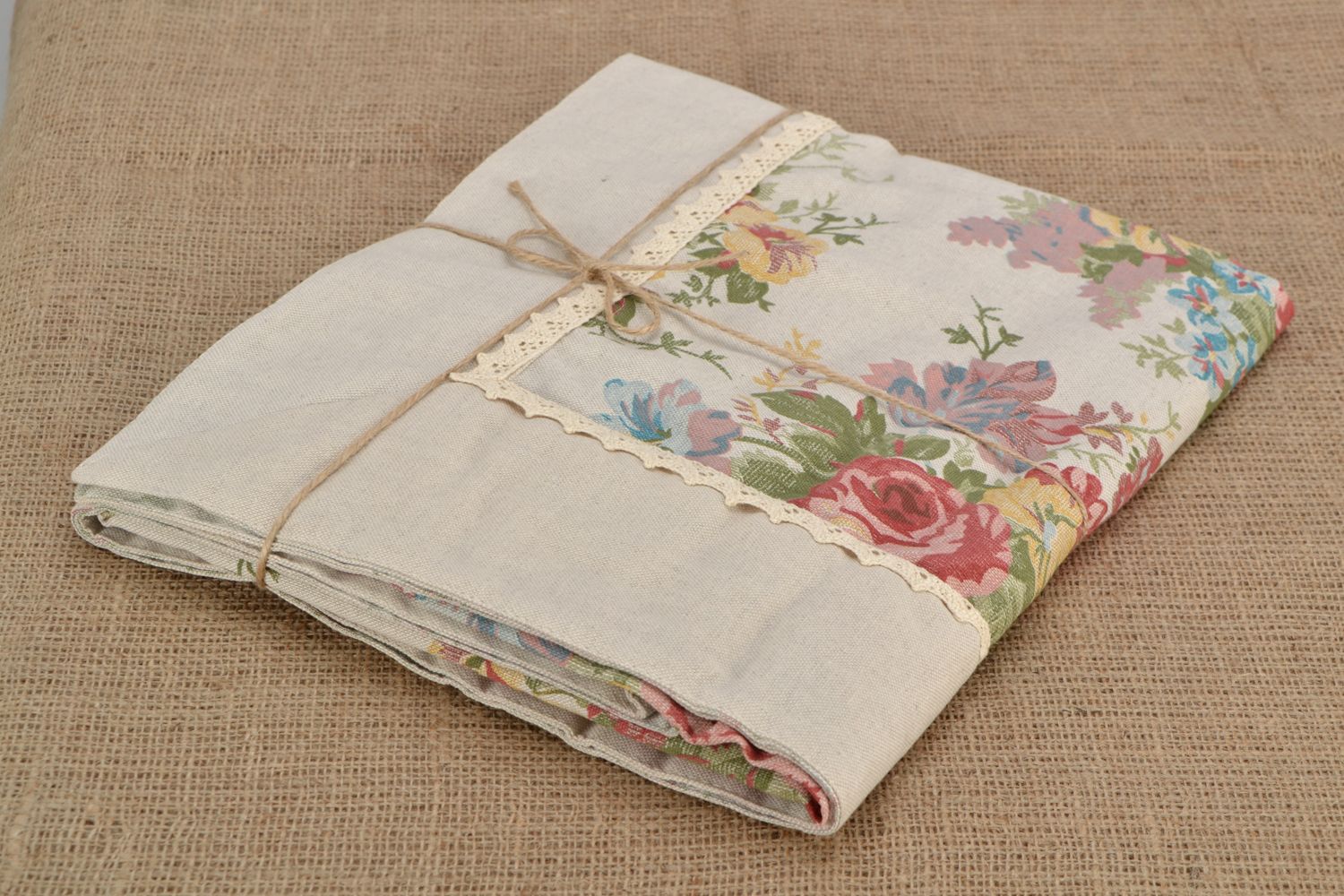 Nappe rectangulaire en coton et dentelle motif floral faite main grande taille photo 3