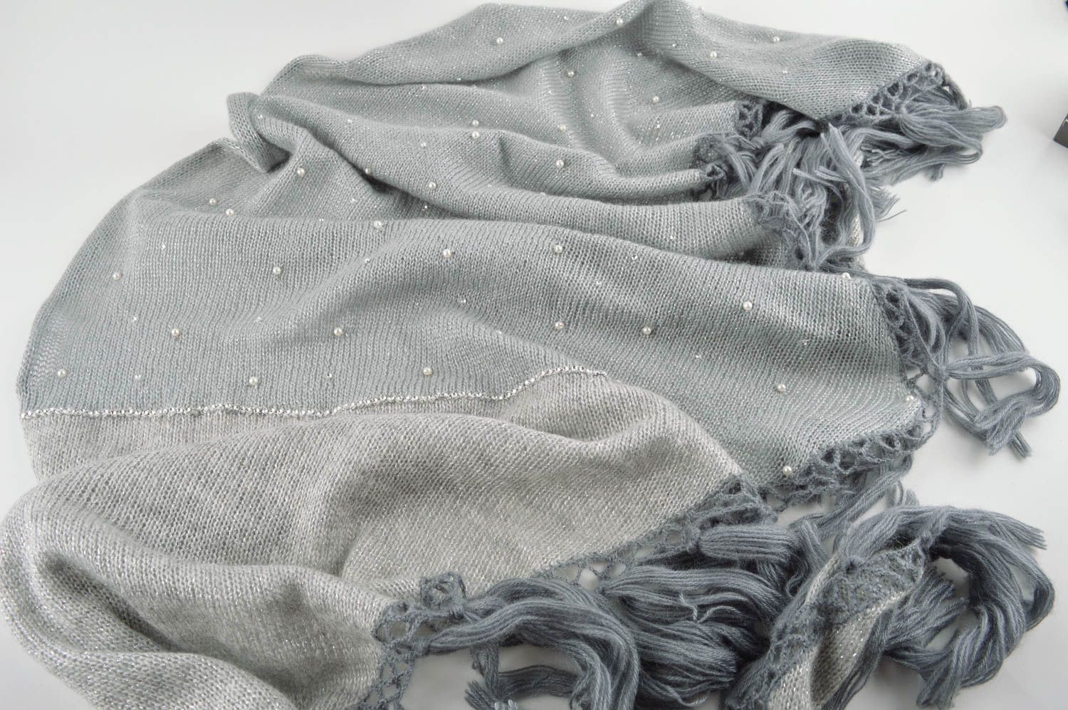 Grauer Schal für Winter handmade warmer Schal aus Wolle stilvoller Frauen Schal  foto 5