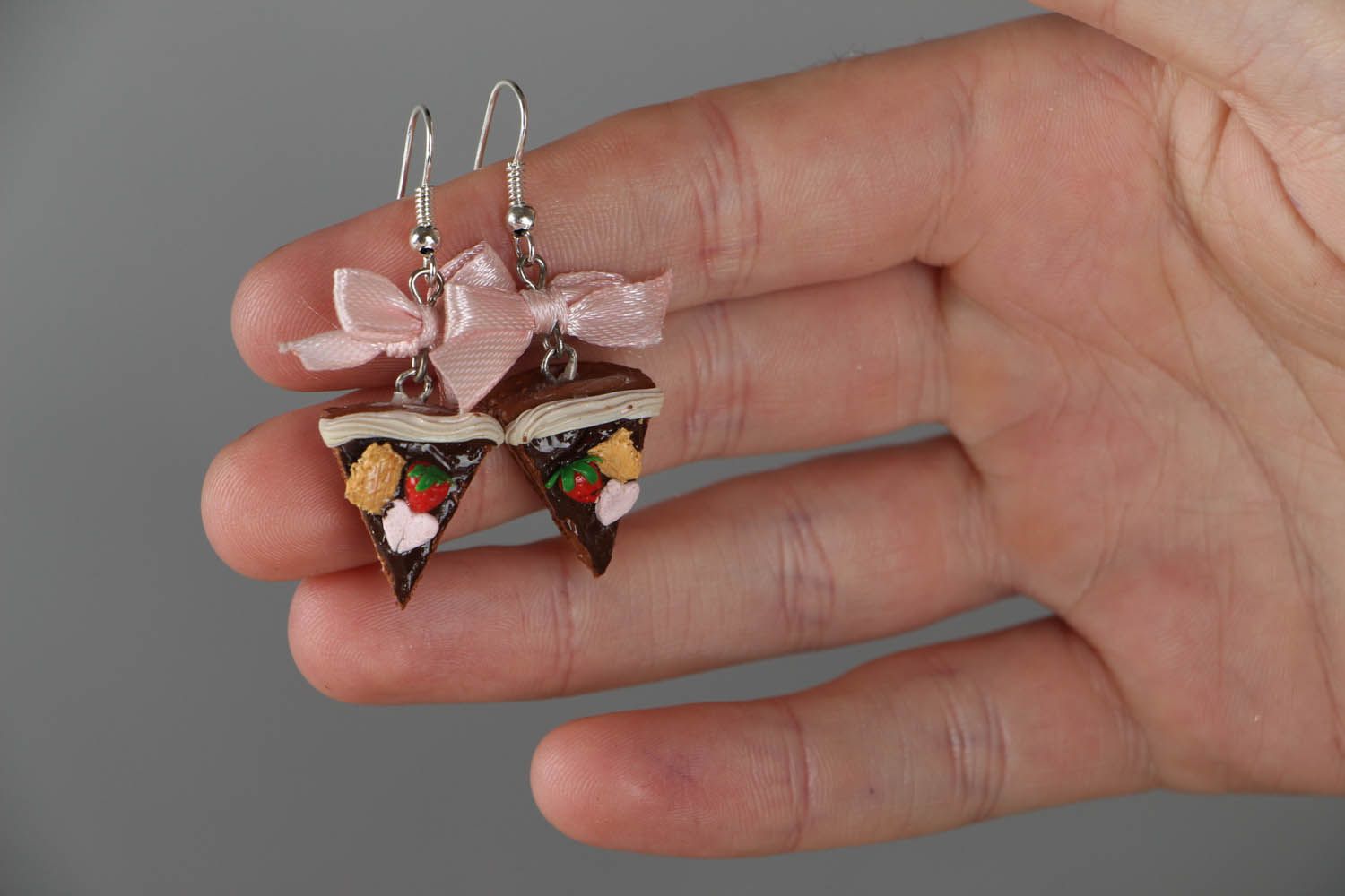 Earrings with charms in the shape of cakes photo 4