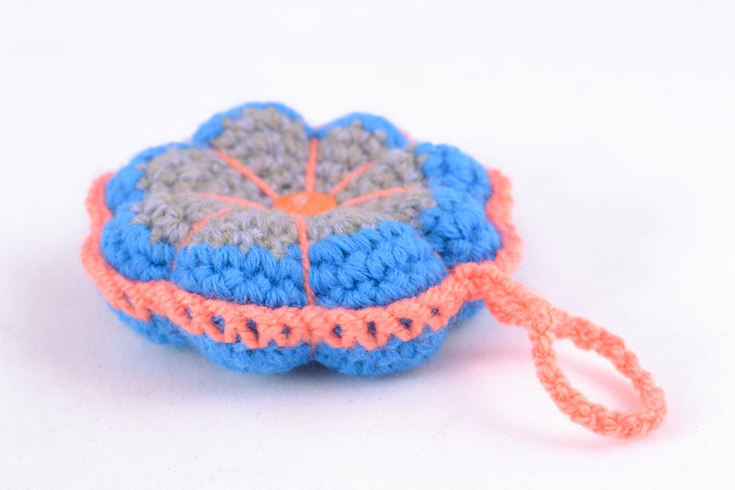 Giocattolo a maglia fatto a mano pupazzo morbido a forma di fiore con occhiello foto 4