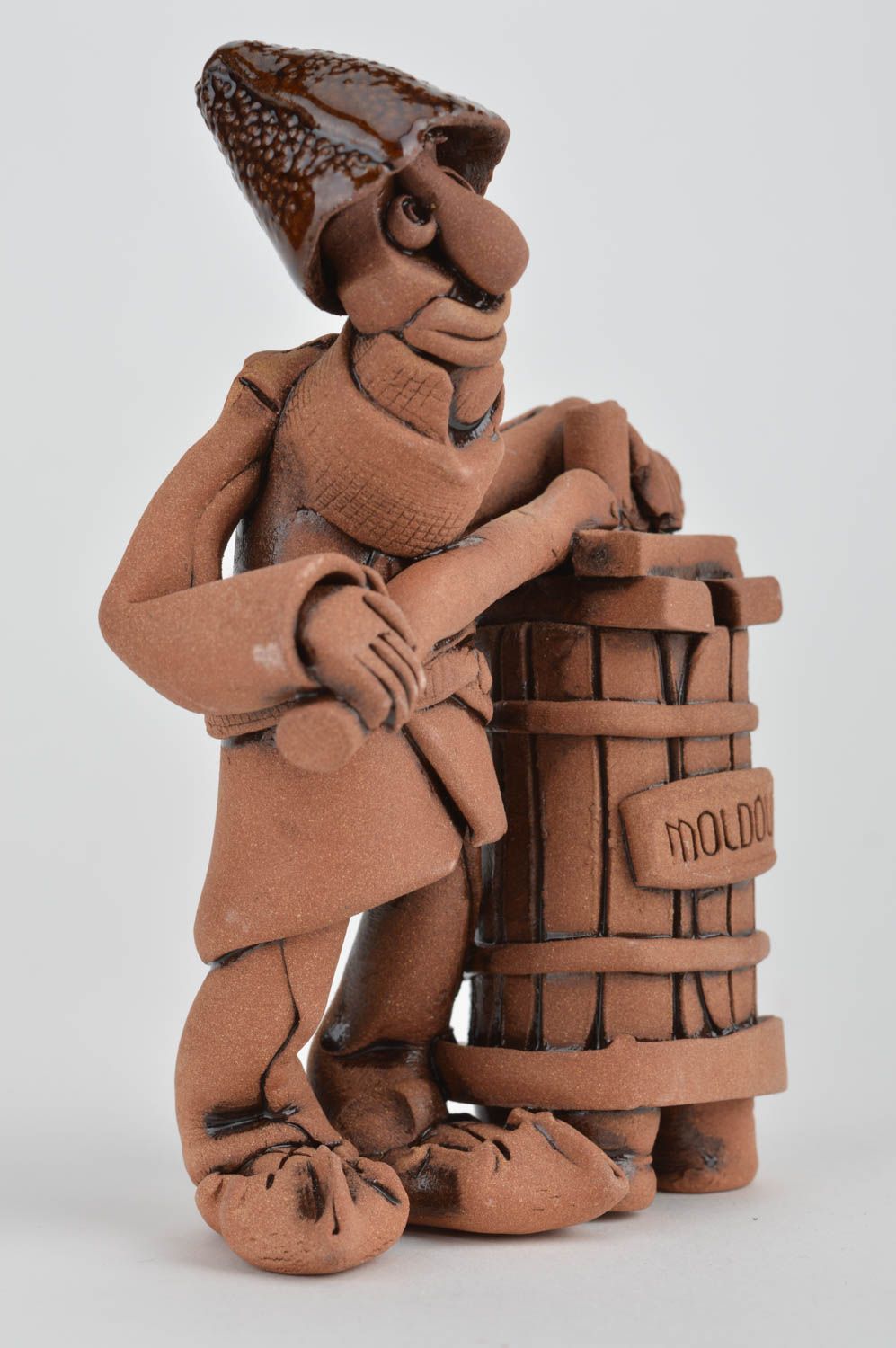 Dekorative braune handmade Figurine aus Ton Weinbauer Geschenk für Freund foto 5