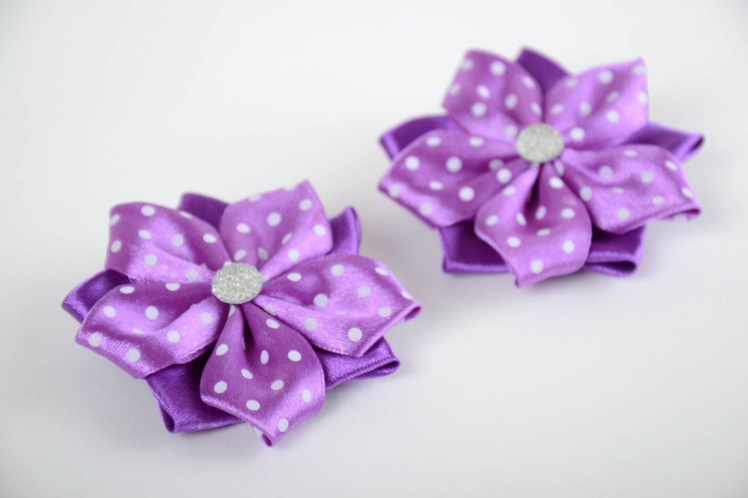Set of 2 handmade decorative hair clips with violet ribbon flowers for kids photo 5