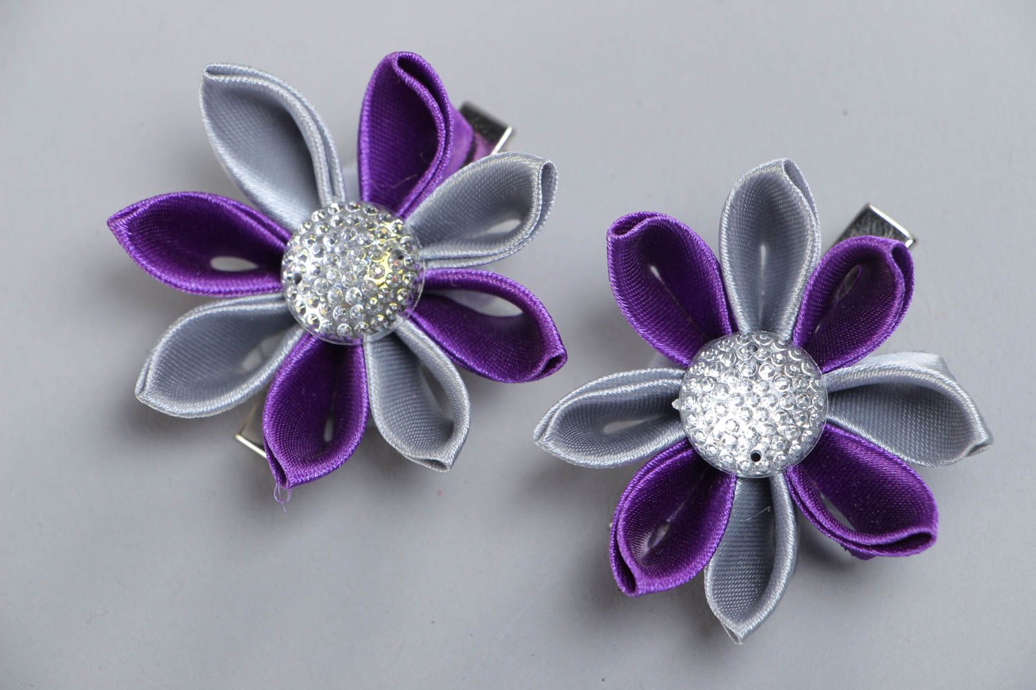 Set of handmade designer satin ribbon flower hair clips 2 pieces photo 2