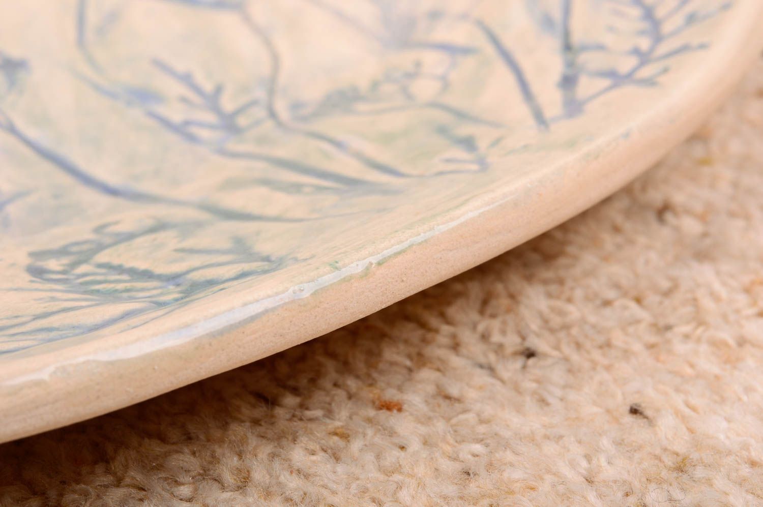 Runder handmade keramischer flacher Teller aus Ton mit Glasur Bemalung  foto 5