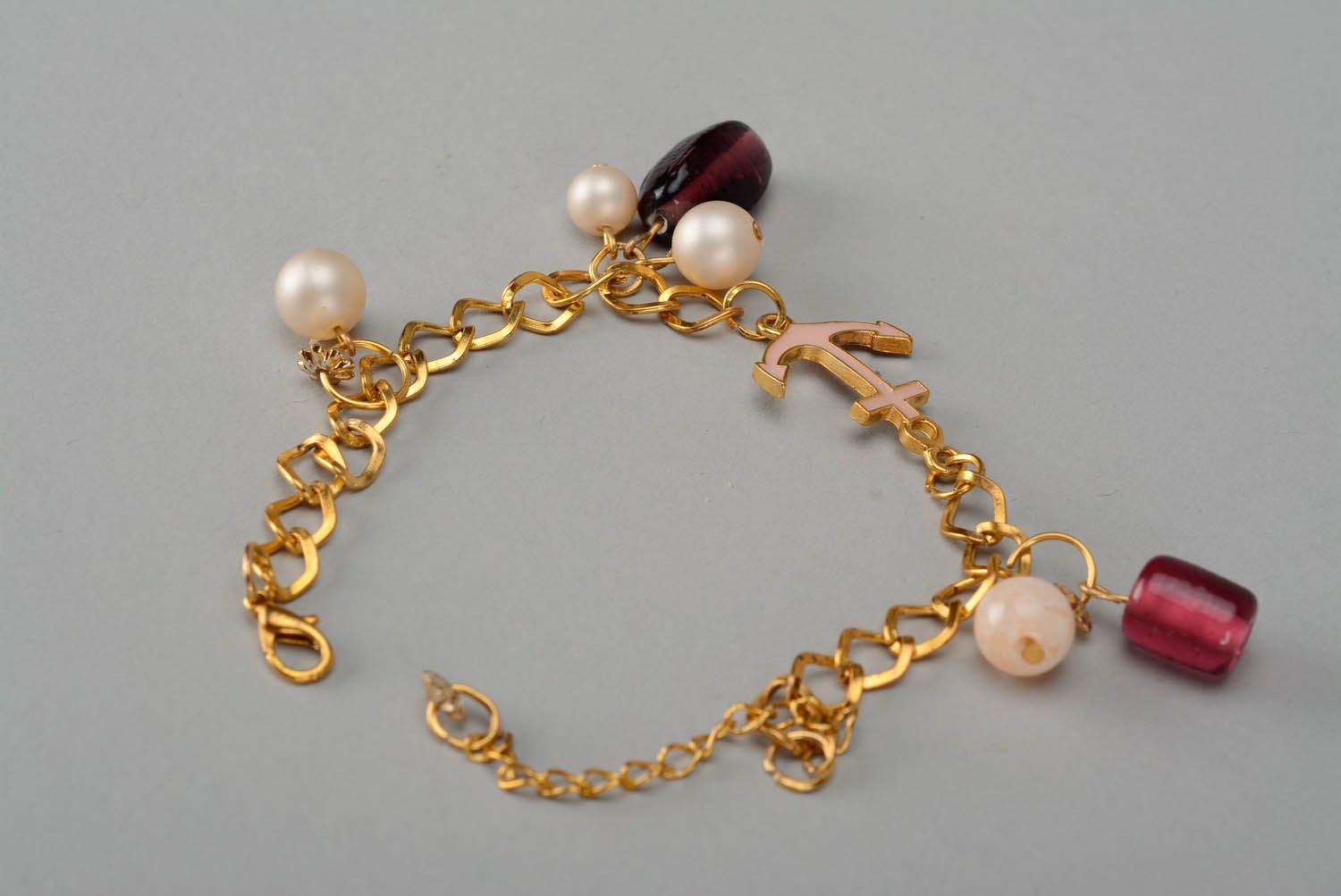 Bracelet made of artificial pearls Anchor photo 3