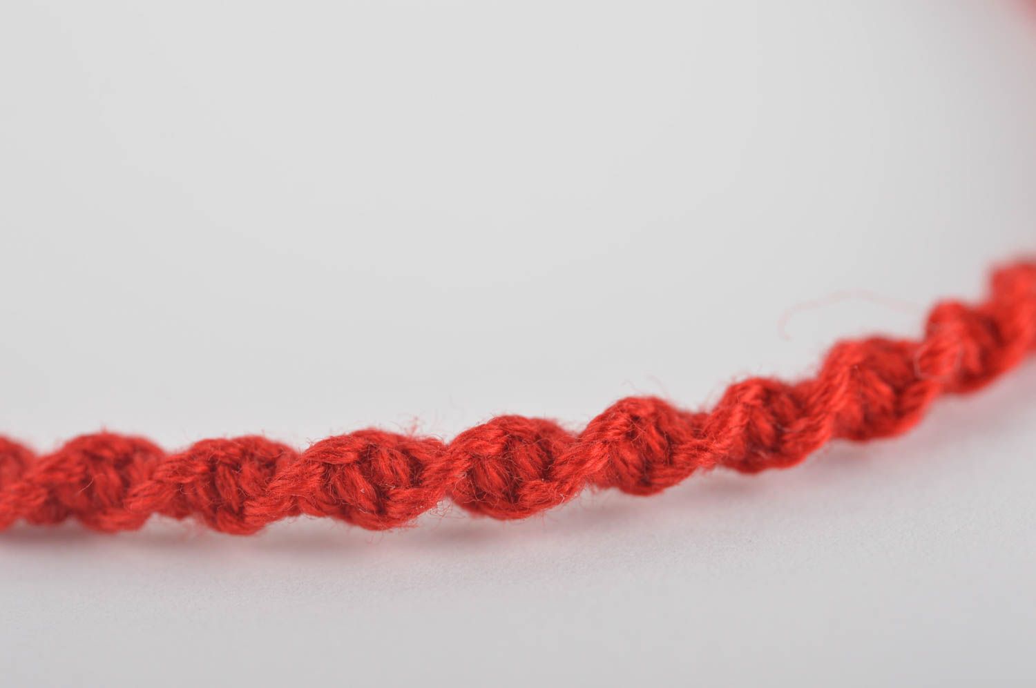 Модный браслет ручной работы красный браслет из ниток элитная бижутерия фото 2
