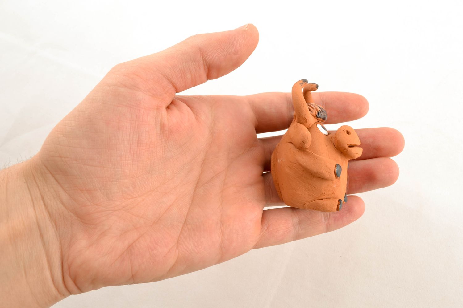 Statuetta mucca in argilla fatta a mano figurina decorativa in ceramica 
 foto 1