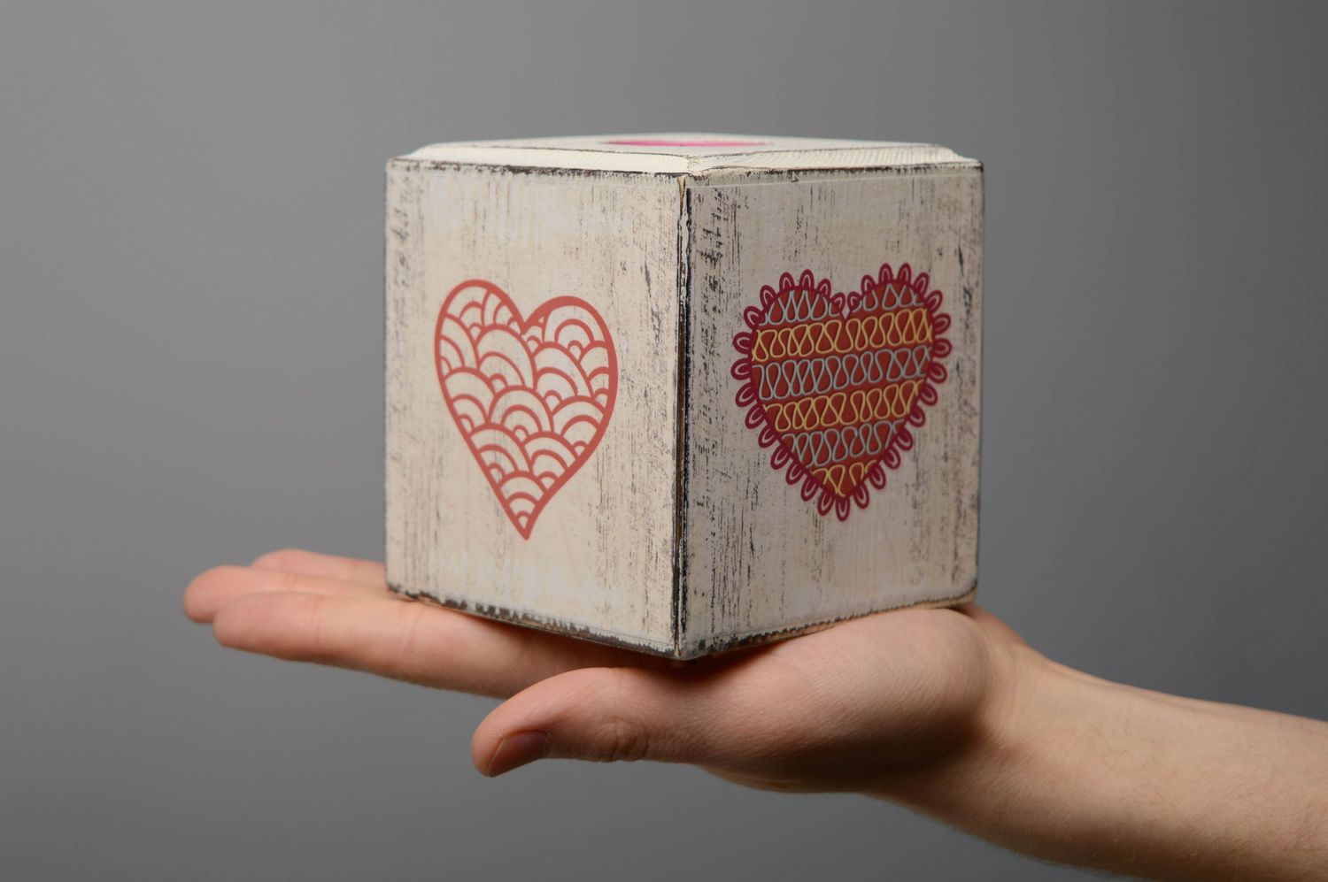 Bougeoir en bois carré avec coeurs fait main photo 4