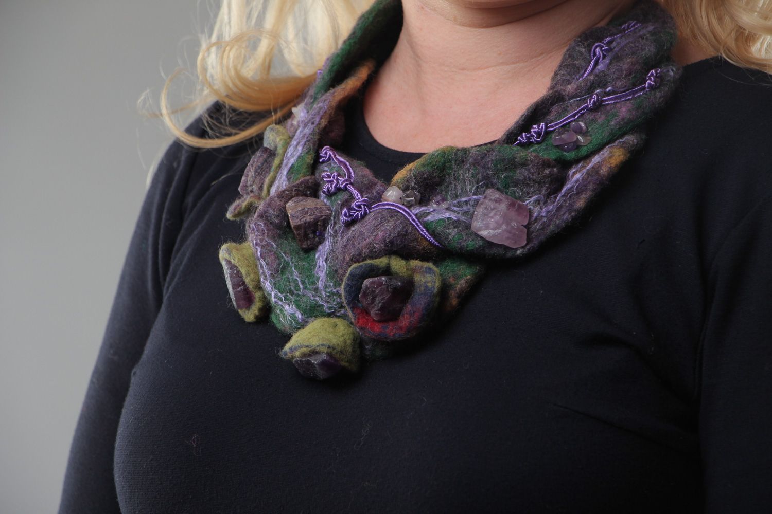 Handmade necklace felted of wool in violet color palette with fluorite stone photo 5