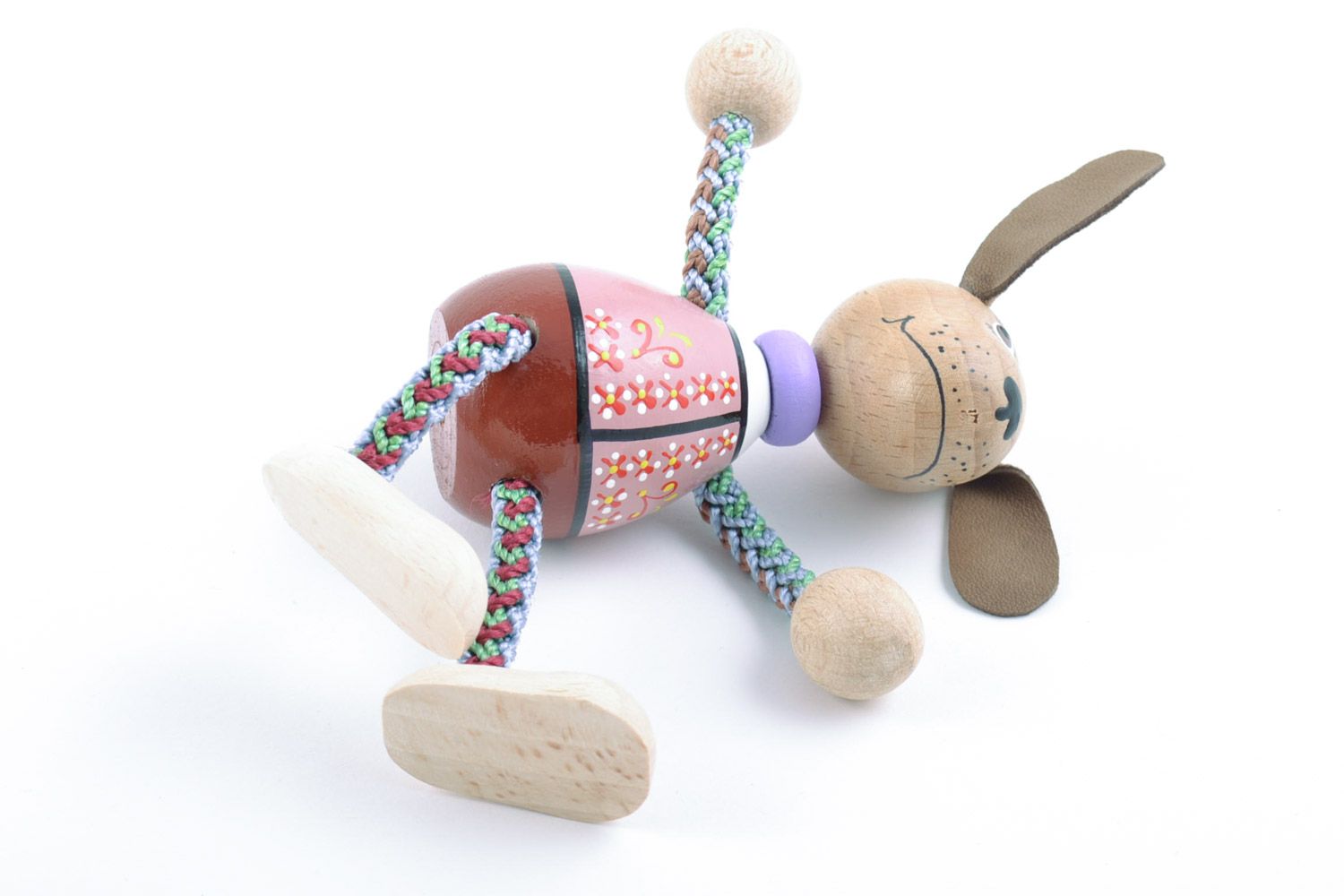 Деревянная игрушка собака экологически чистая ручной работы с росписью милая фото 4