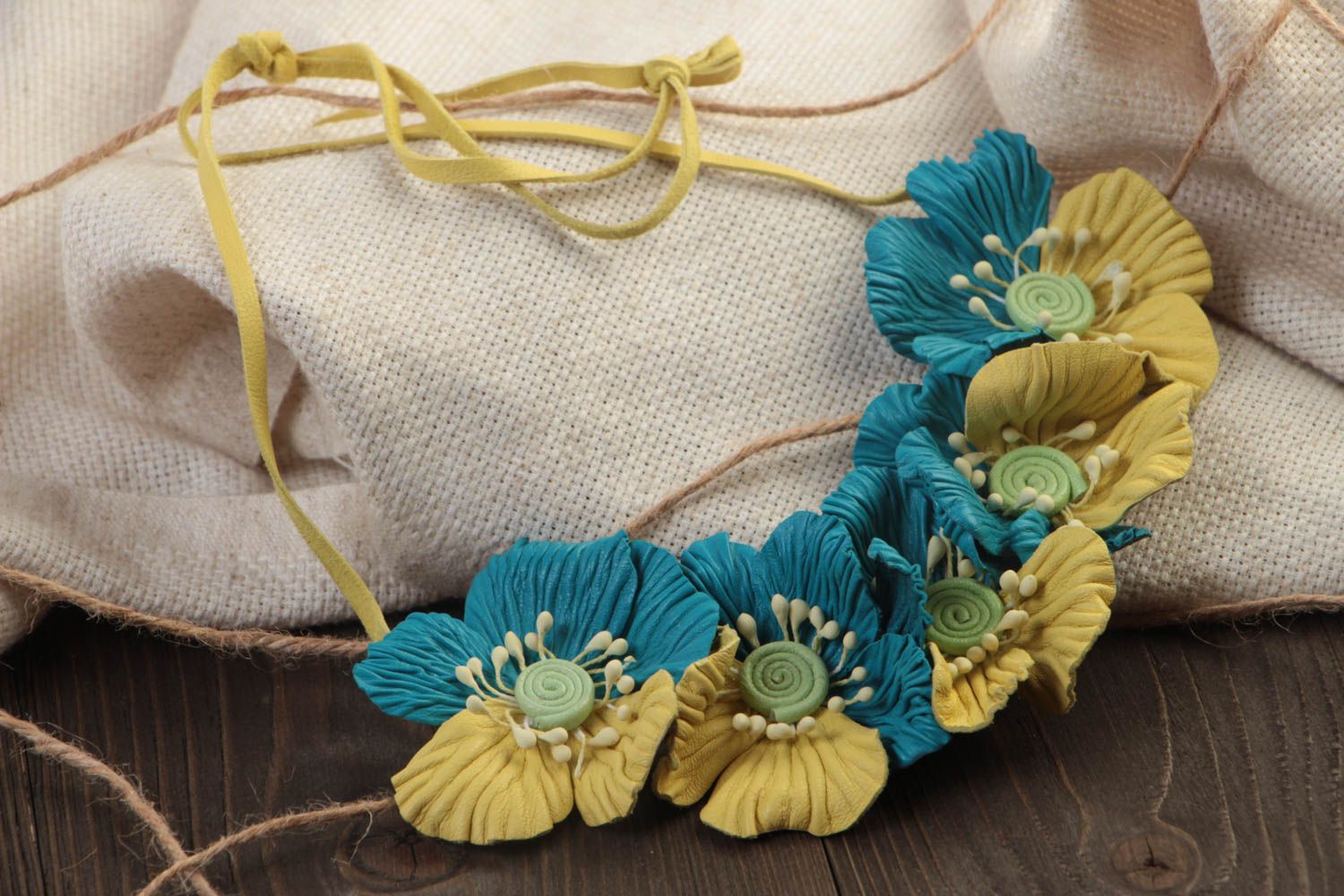 Bright handmade genuine leather flower necklace designer women's jewelry photo 1