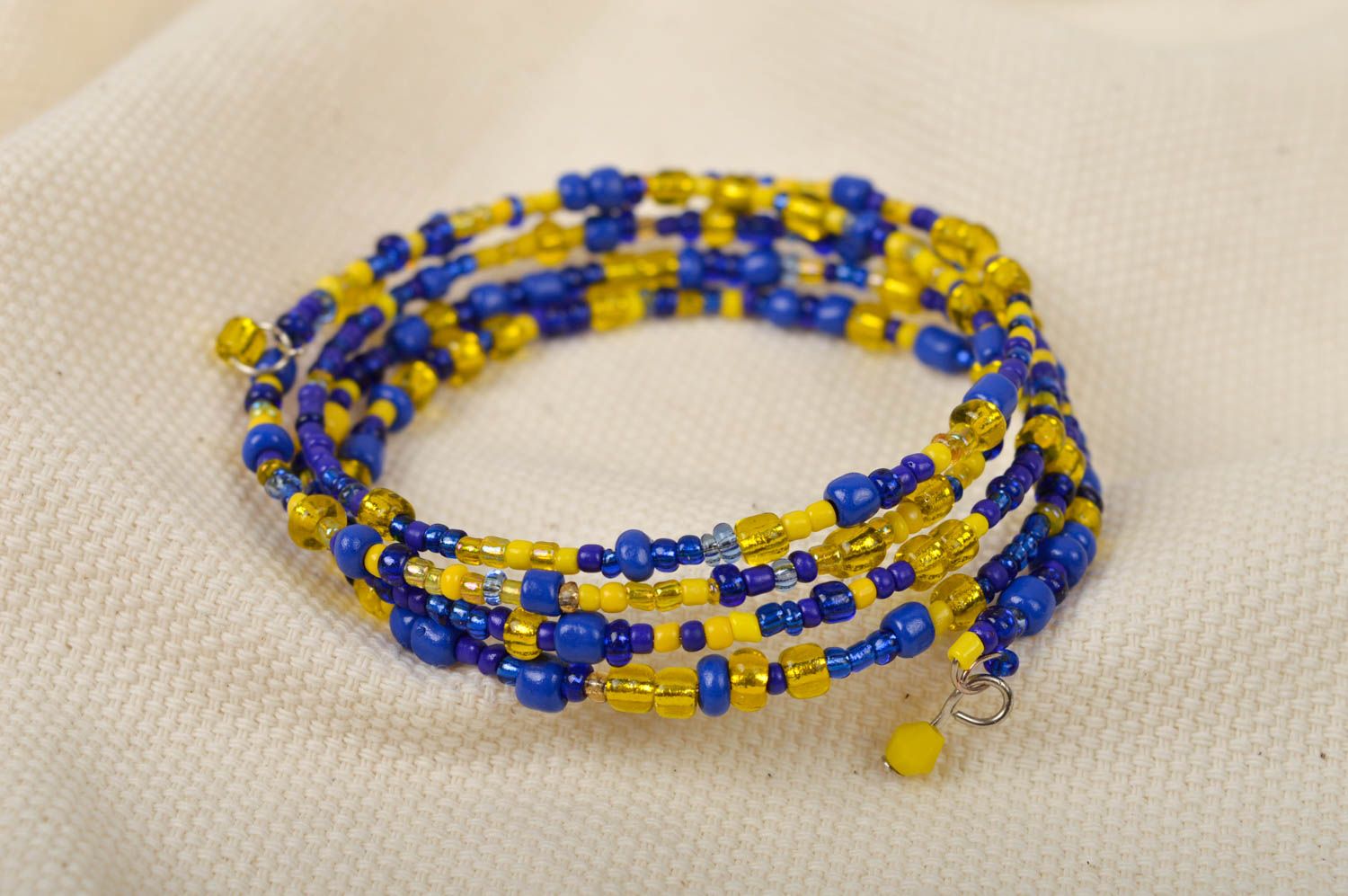Pulsera de abalorios azules y amarillos bisutería artesanal accesorio para mujer foto 1