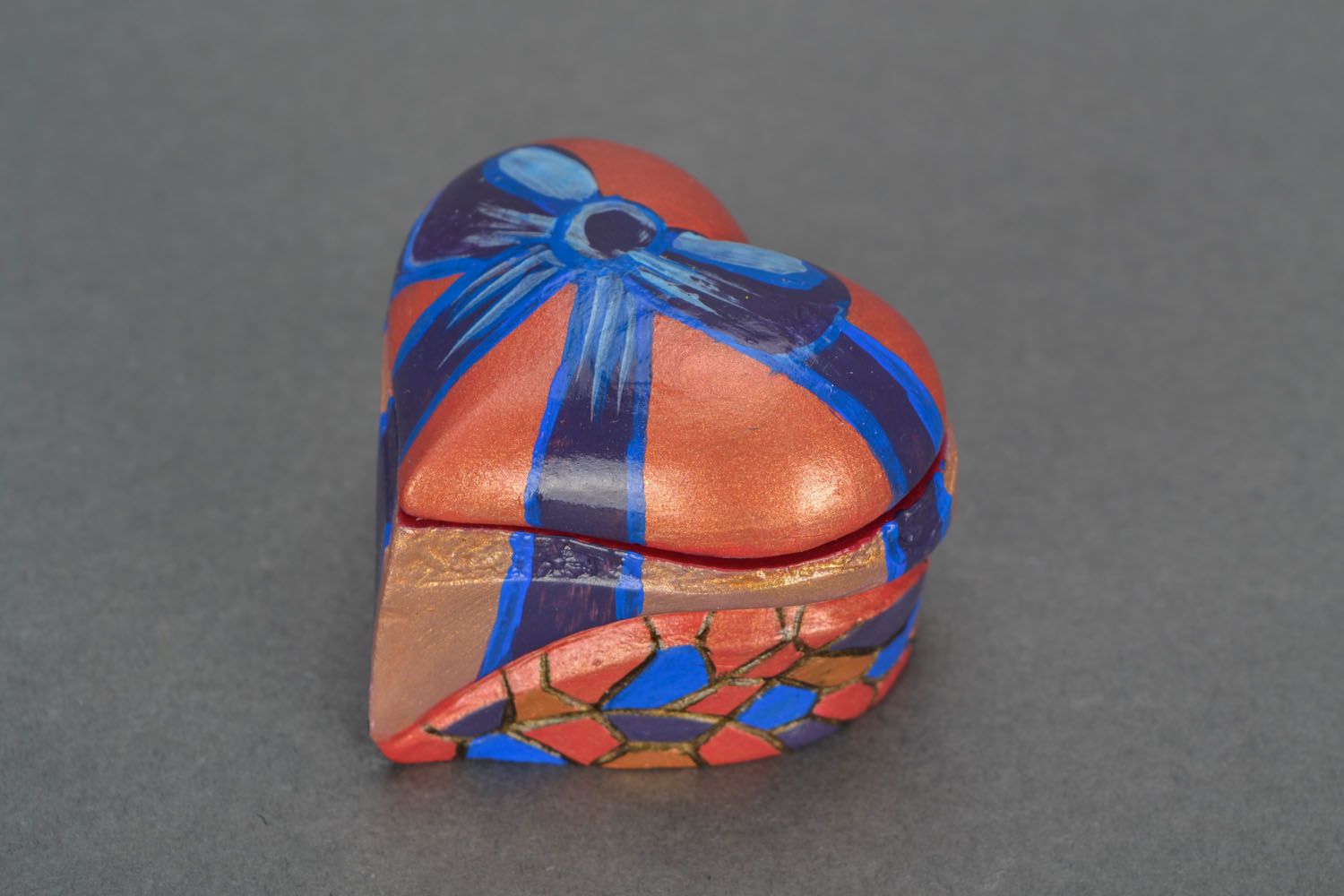 Caja de yeso original con forma de corazón para anillos  foto 3